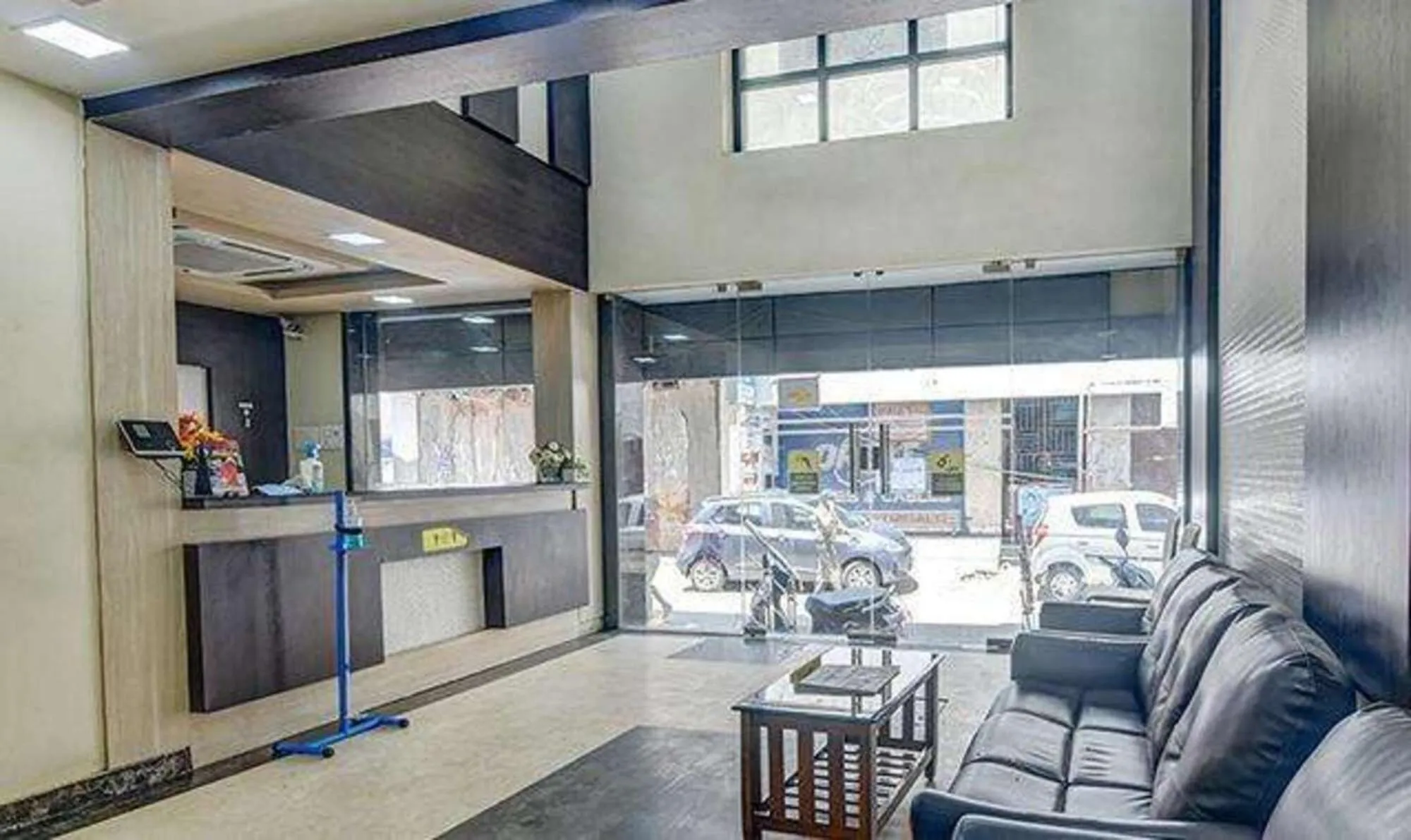 Lobby or reception in Fabhotel Chennai Palace - Nr Chennai Beach Railway Station