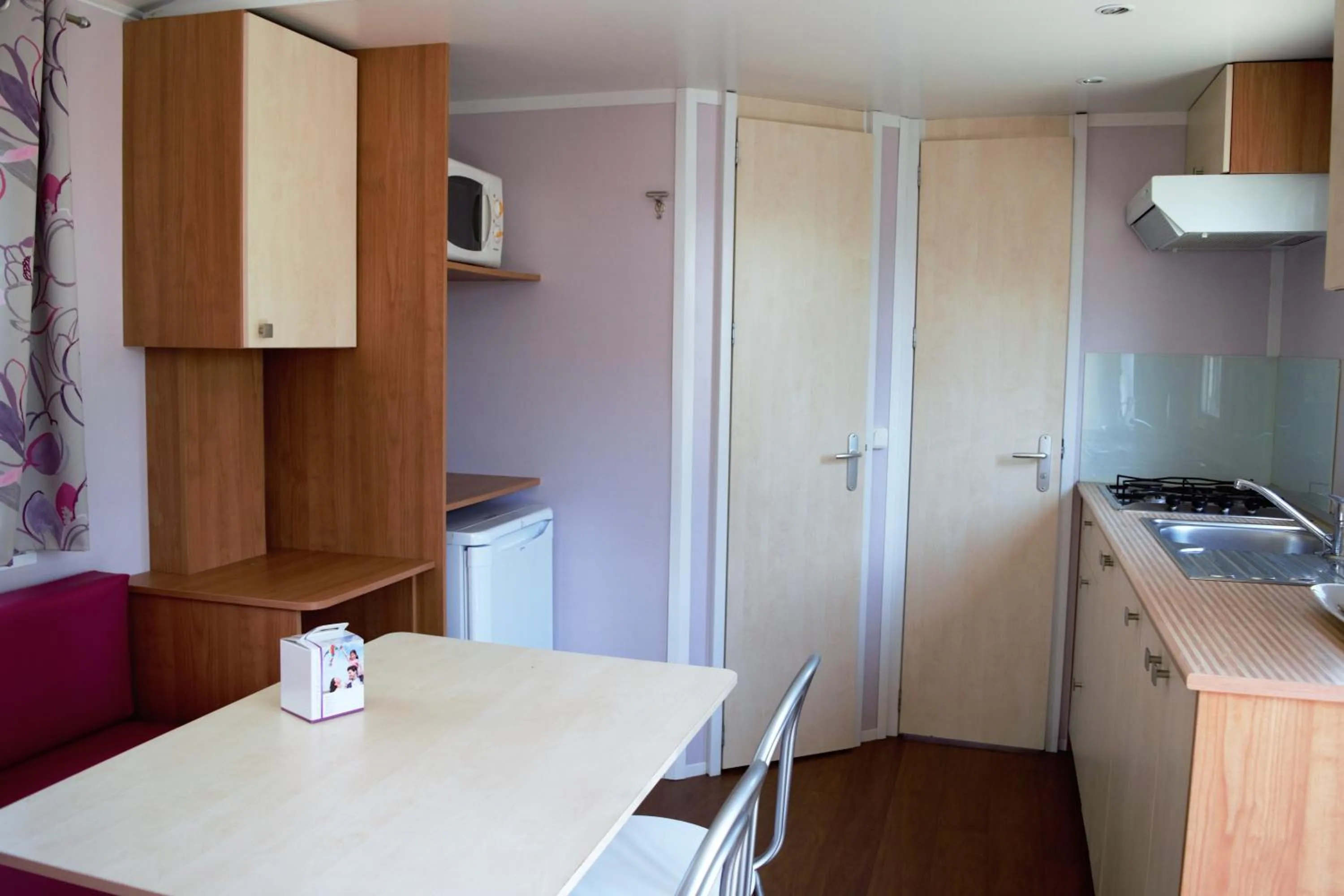 Dining area in Camping de la Croix d'Arles