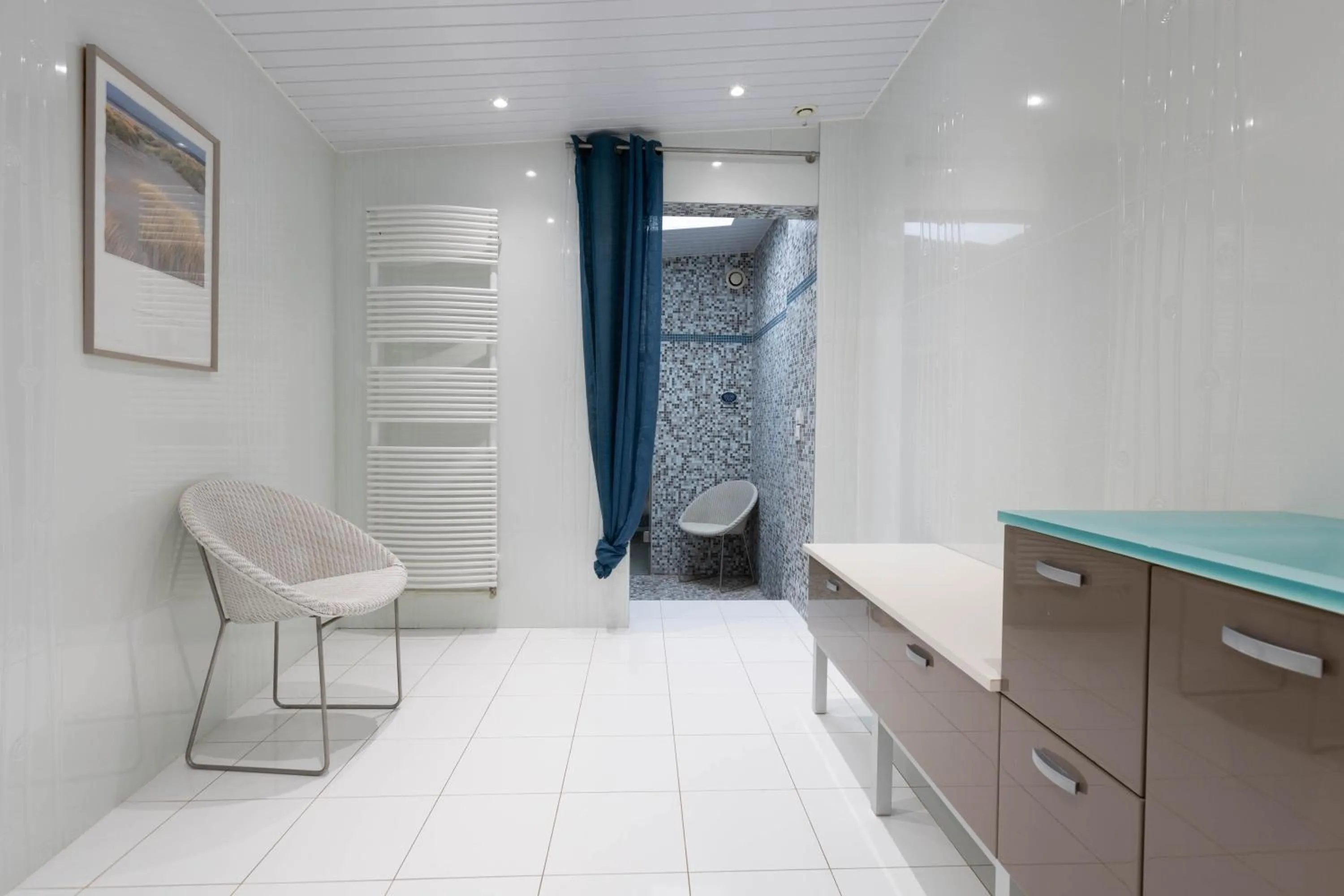 Steam room in Chambres d'Hôtes et Suites à La Ferme de l'Oudon & SPA