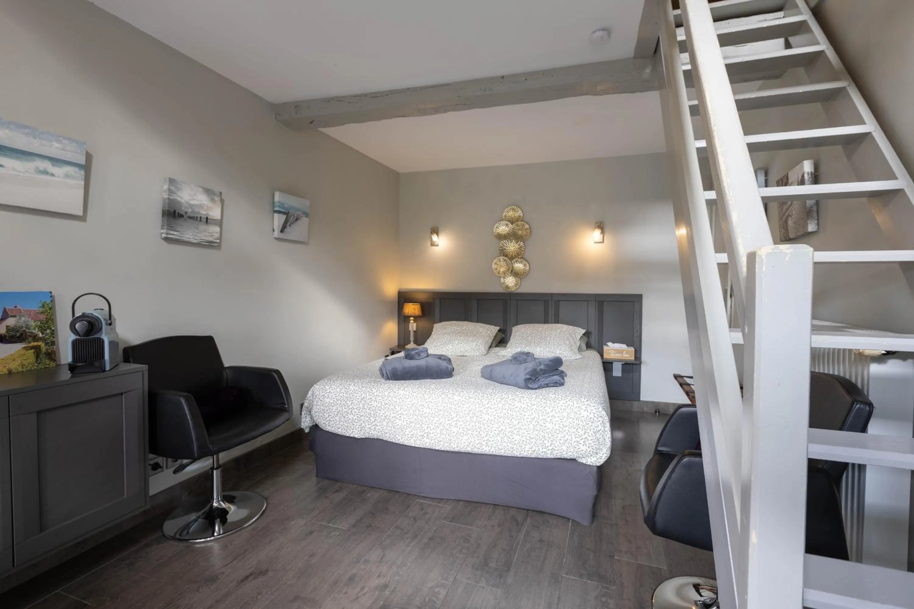 Bed in Chambres d'Hôtes et Suites à La Ferme de l'Oudon & SPA