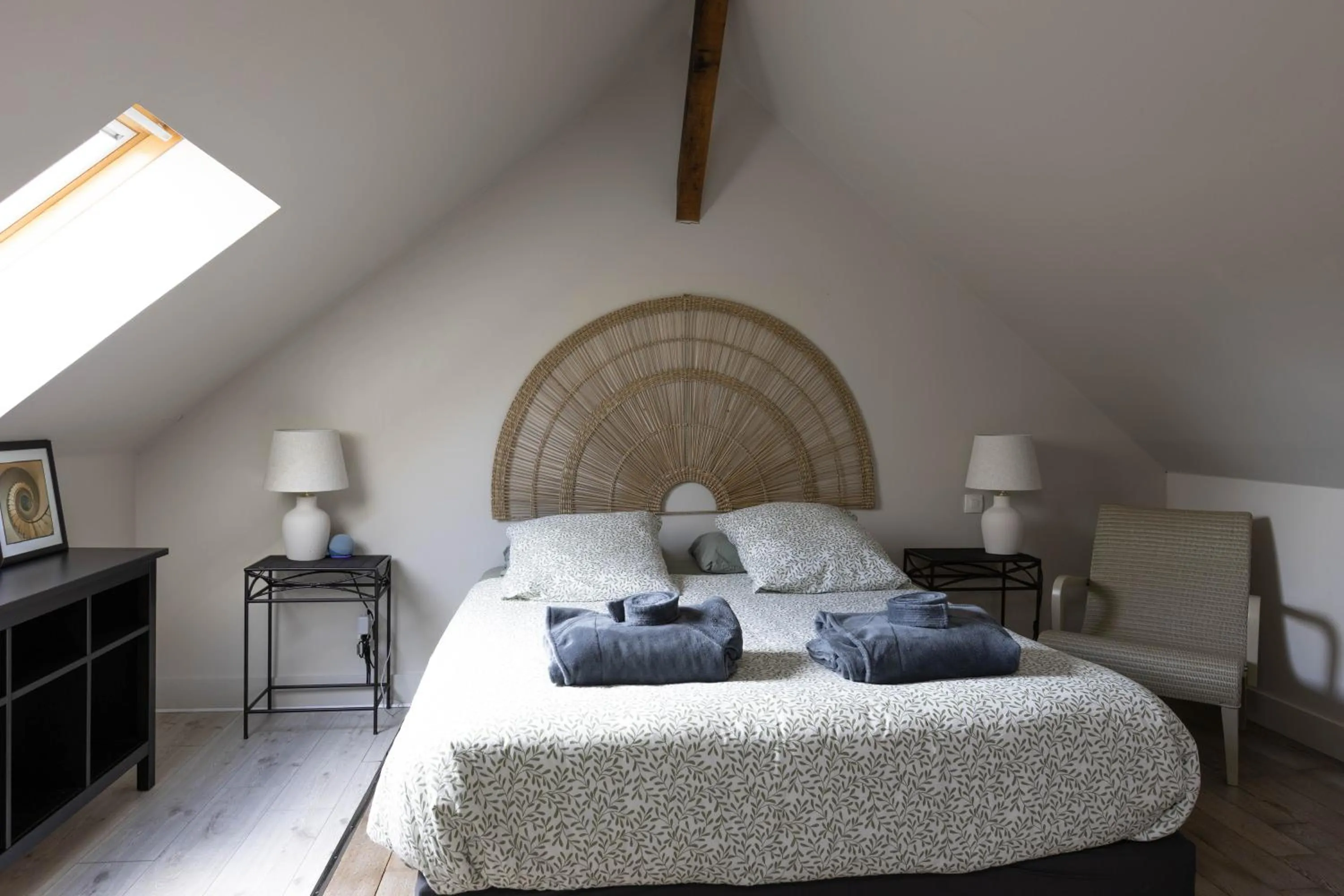 Bedroom, Bed in Chambres d'Hôtes et Suites à La Ferme de l'Oudon & SPA
