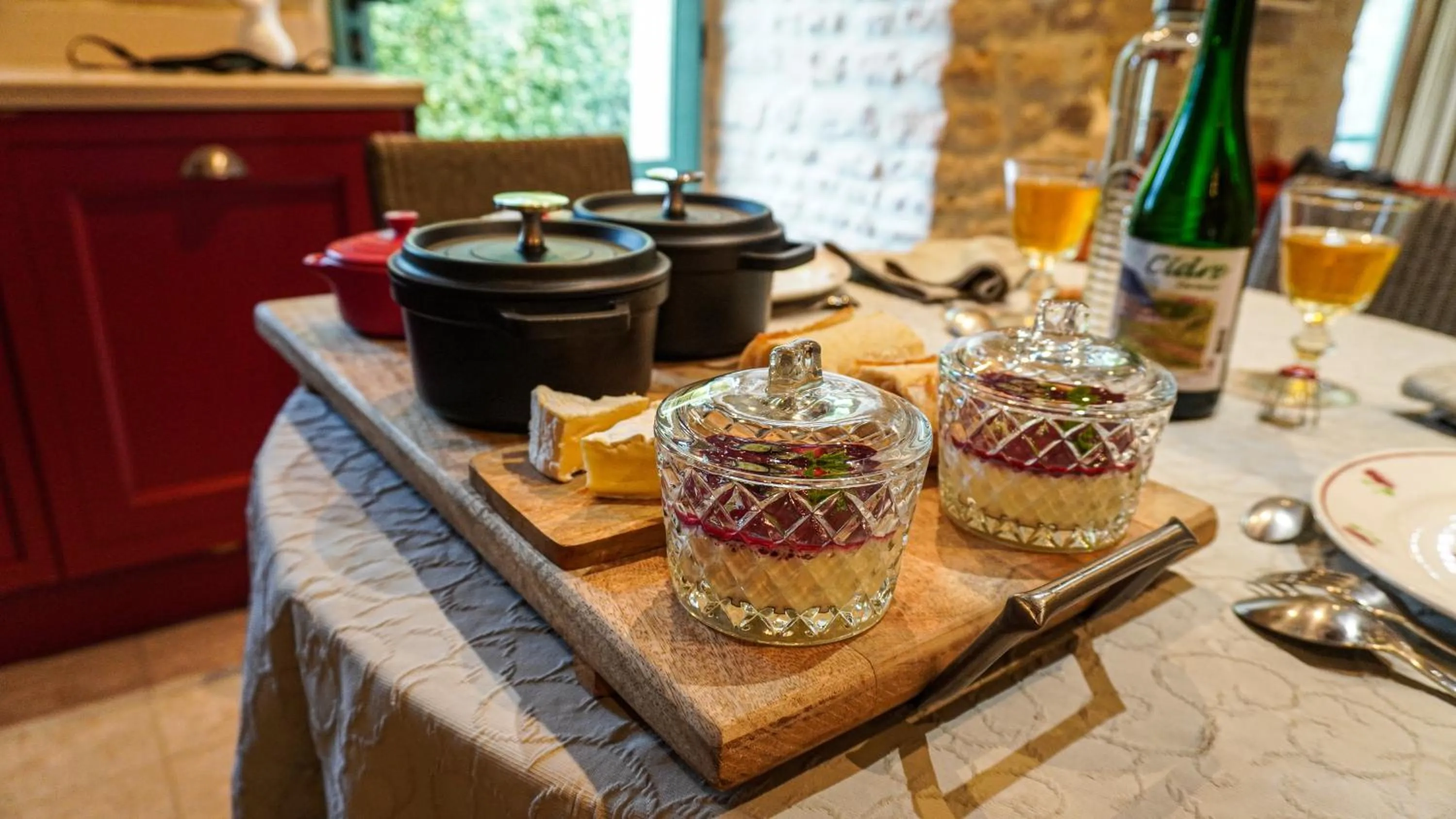 Dinner in Chambres d'Hôtes et Suites à La Ferme de l'Oudon & SPA