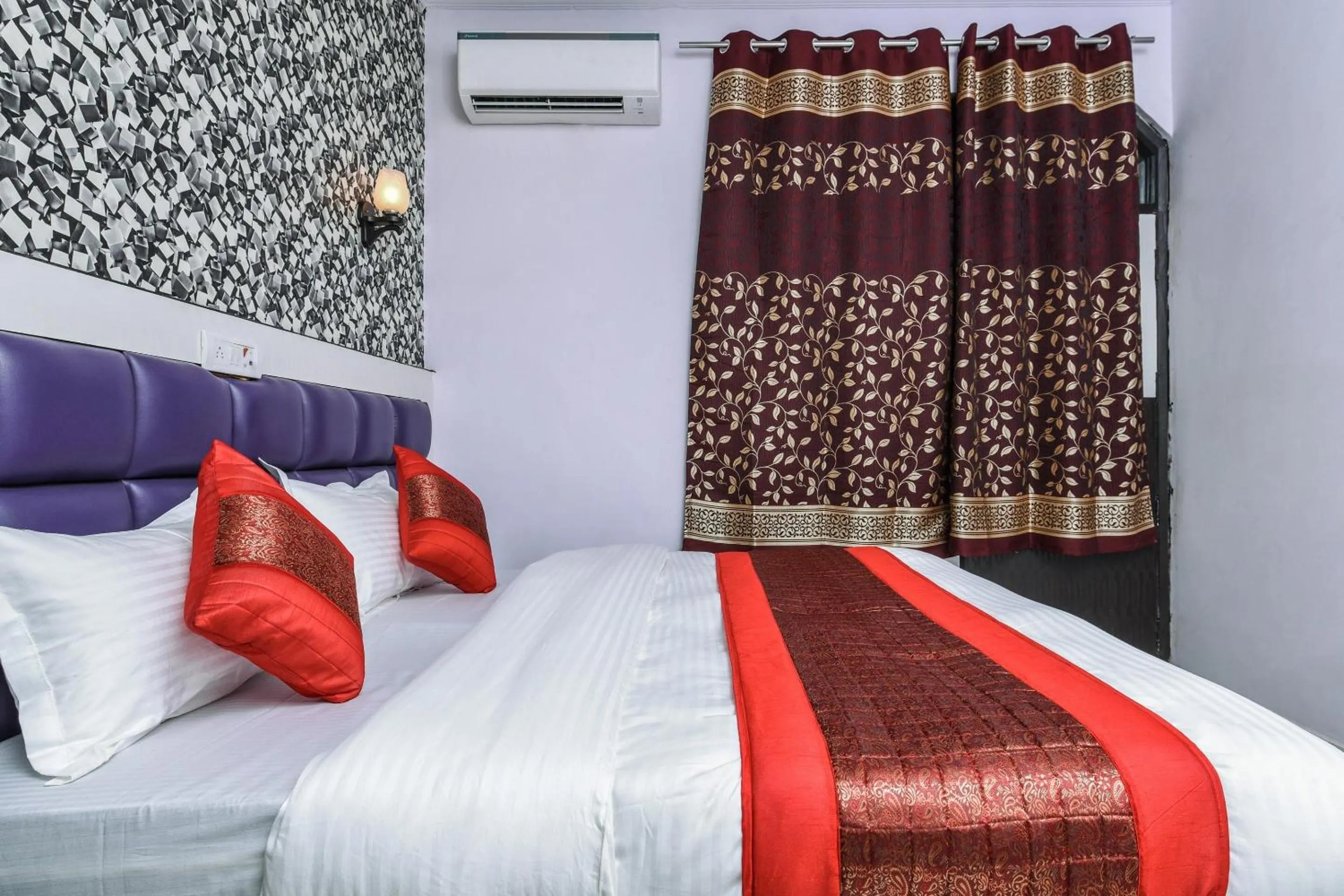 Bedroom in Hotel O Akash Continental