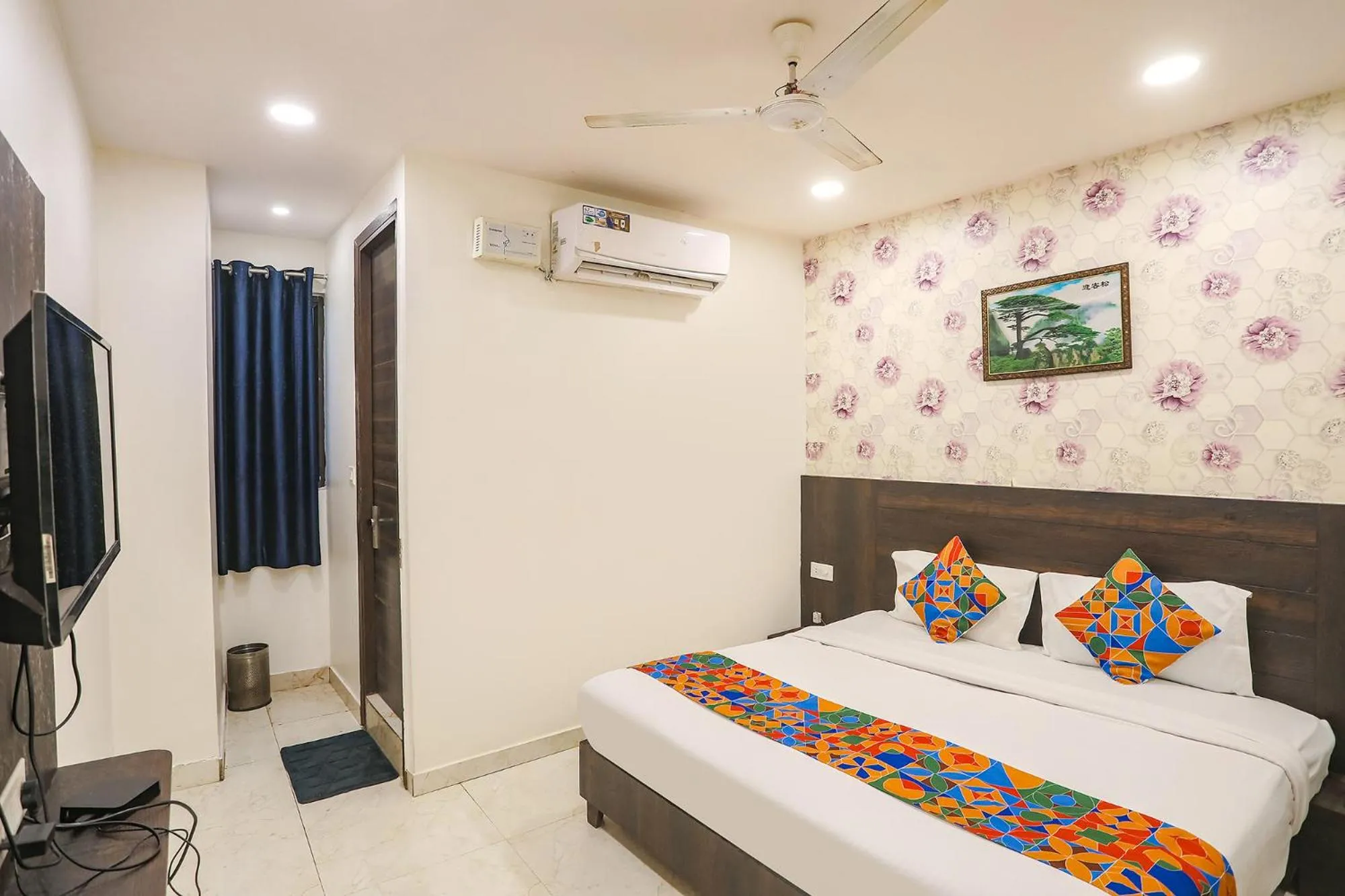 Bed in Via Royal Galaxy I