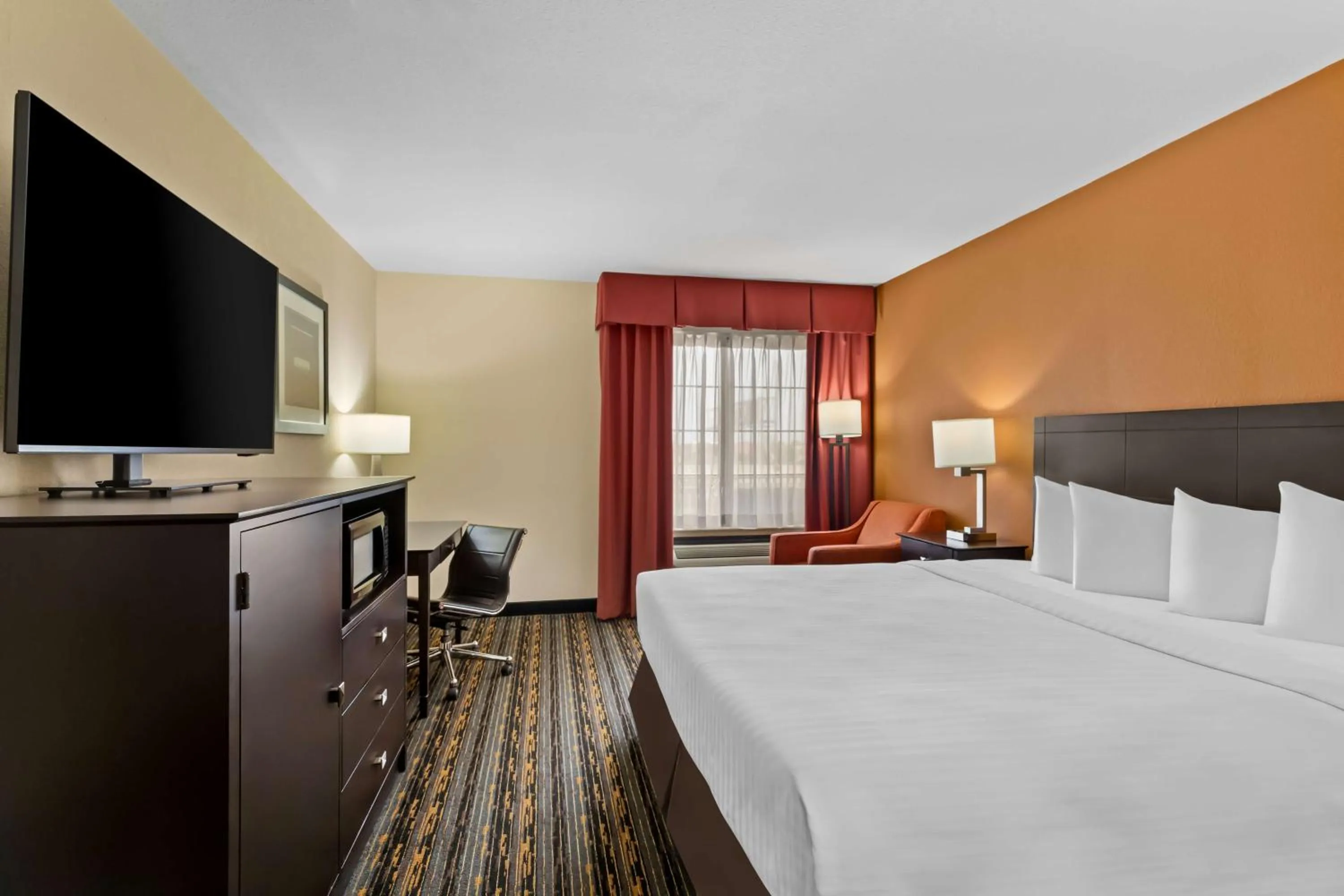 Bedroom, Bed in Best Western Kenosha Inn