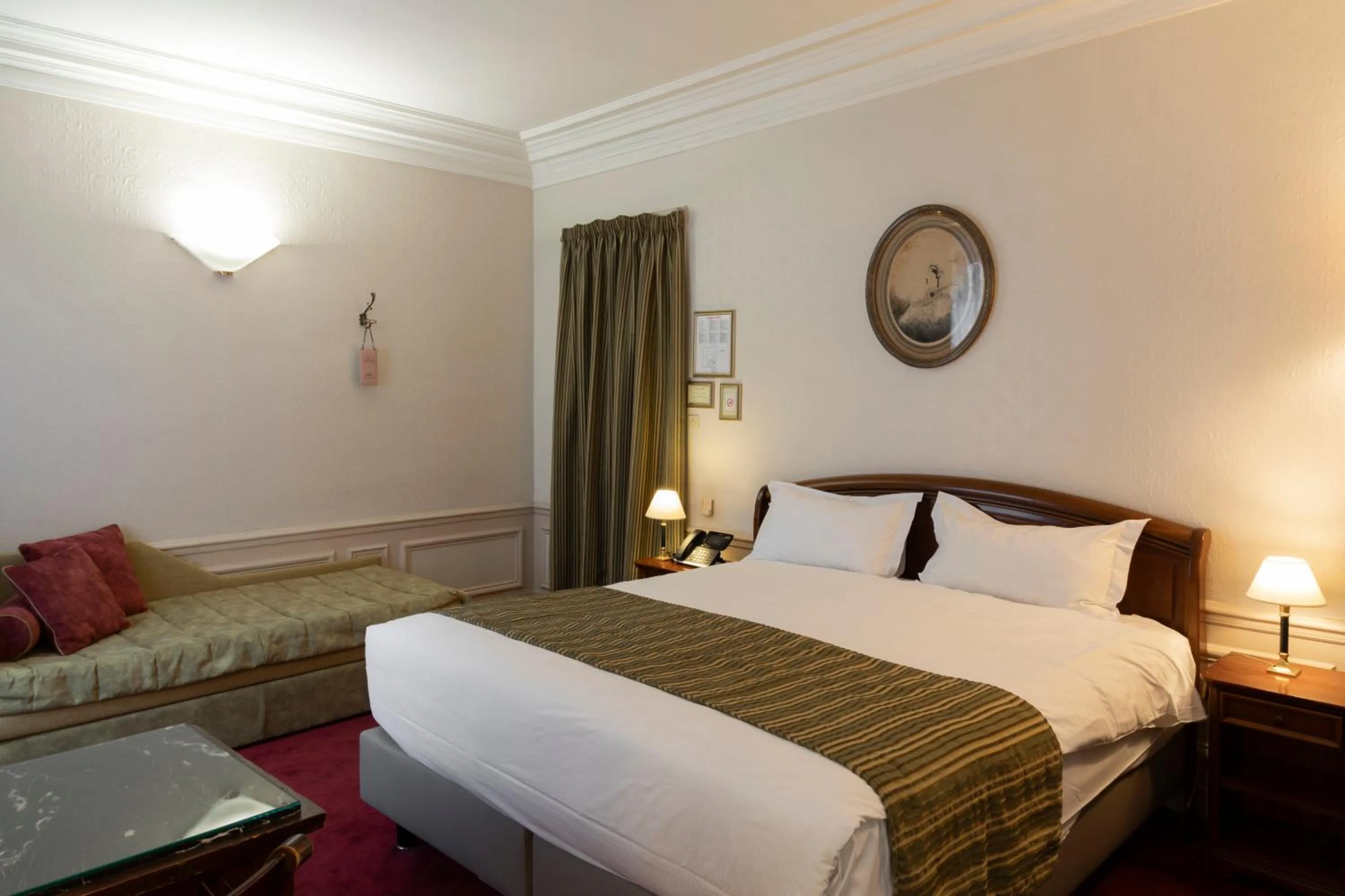 Bed in Hôtel Langlois