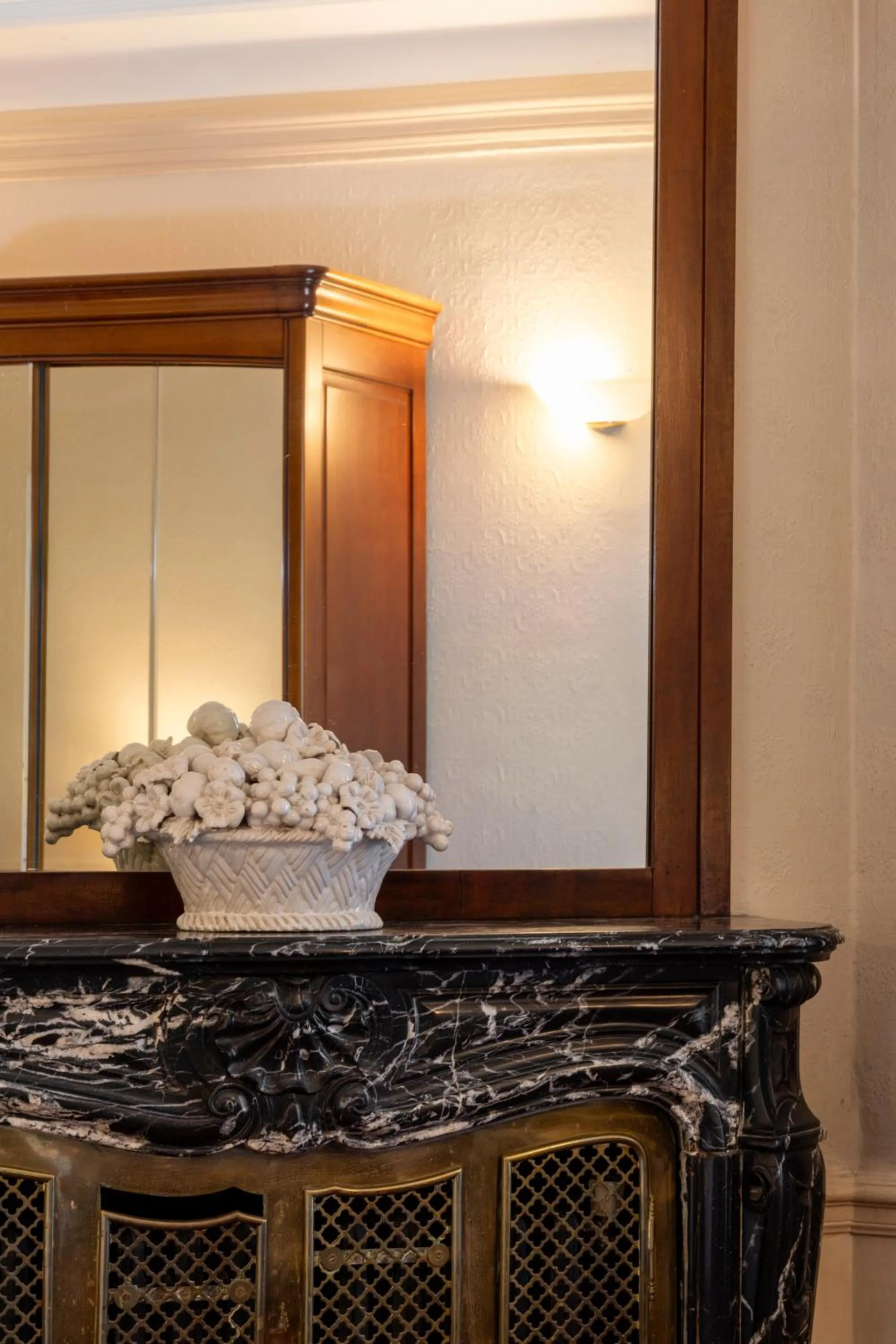 Decorative detail in Hôtel Langlois