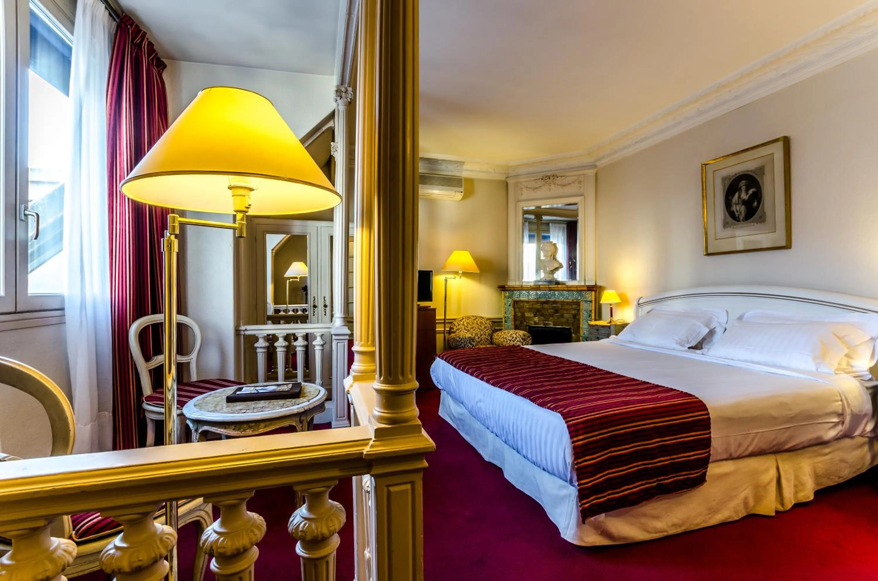 Photo of the whole room, Bed in Hôtel Langlois