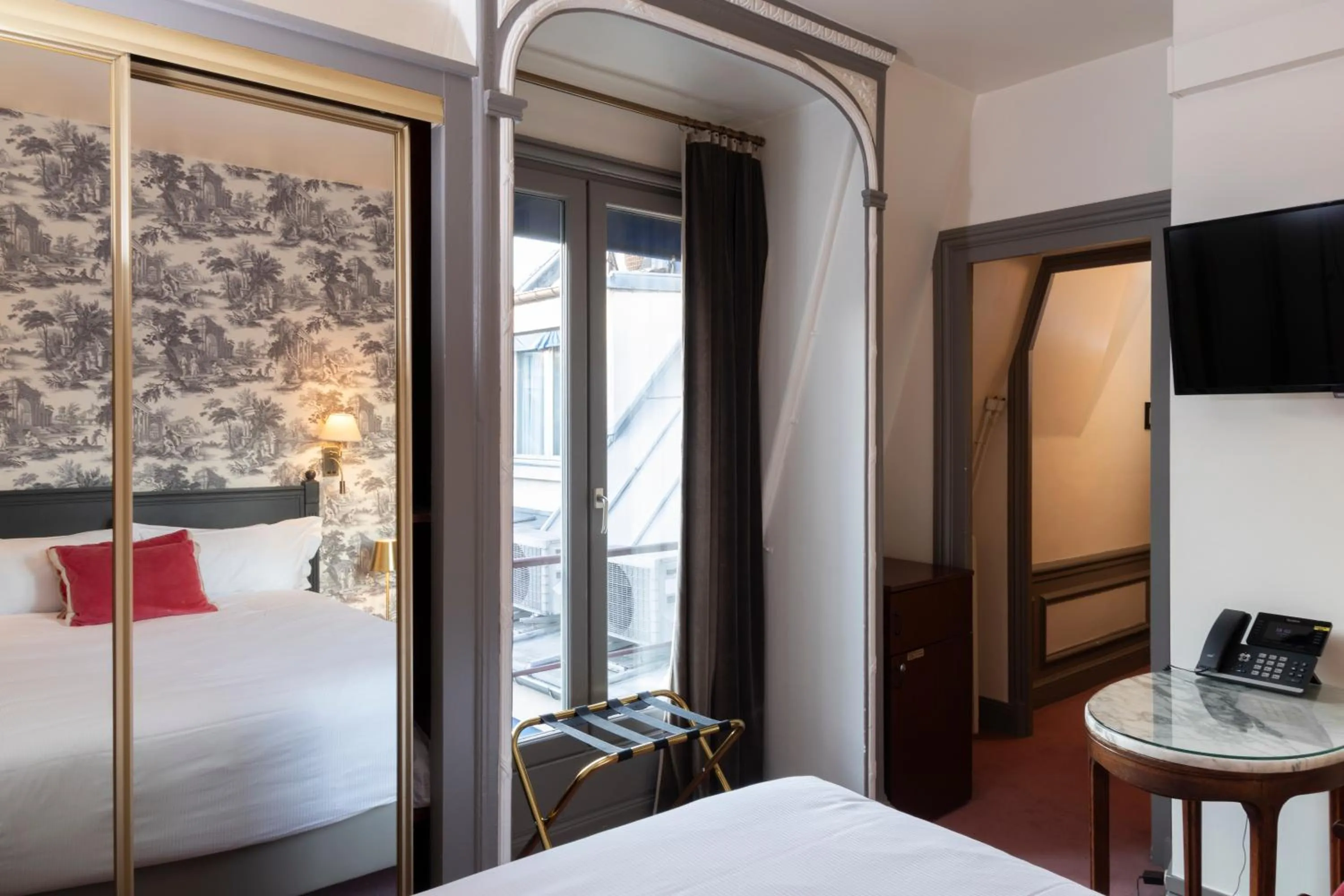 Decorative detail, Bed in Hôtel Langlois