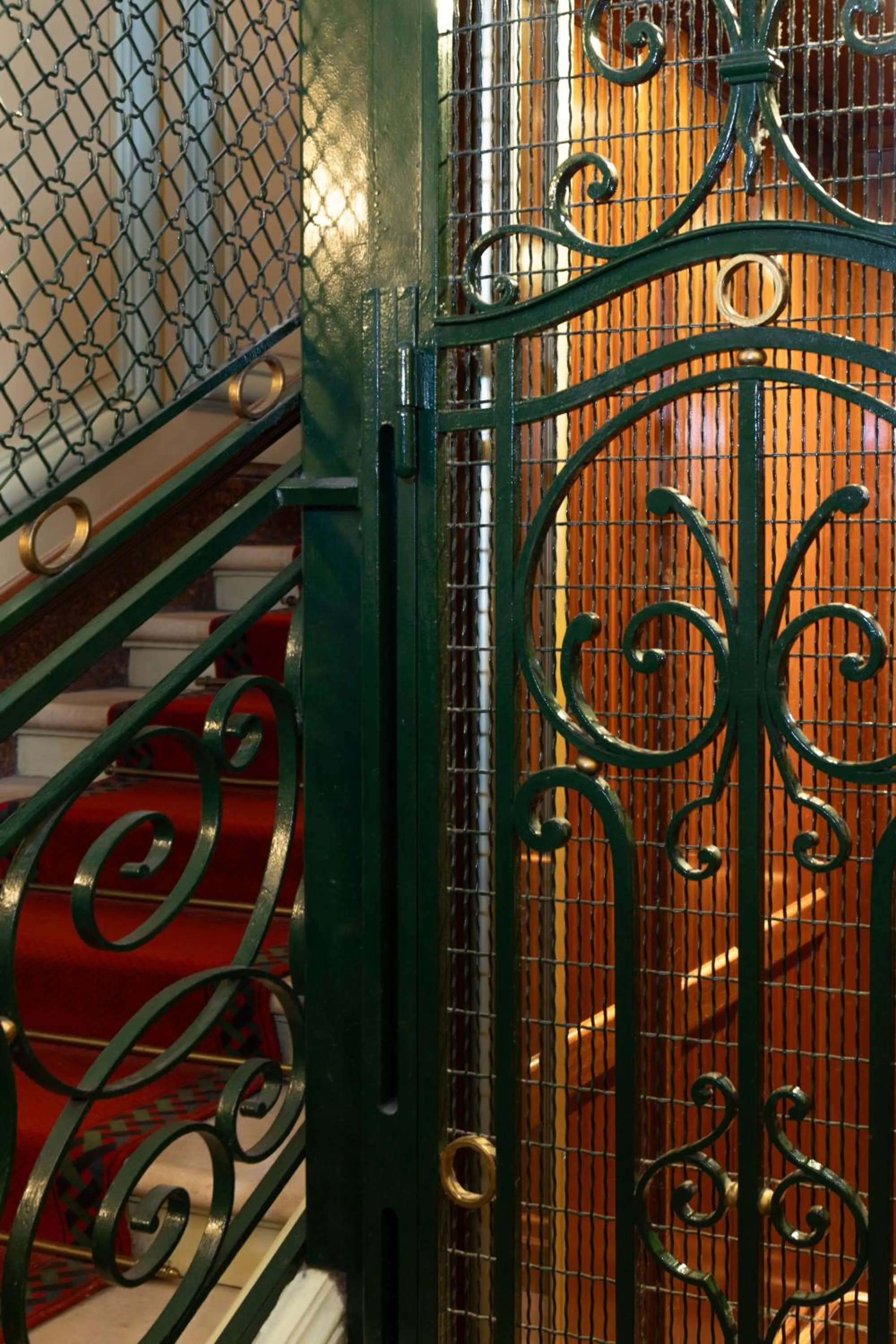 elevator in Hôtel Langlois