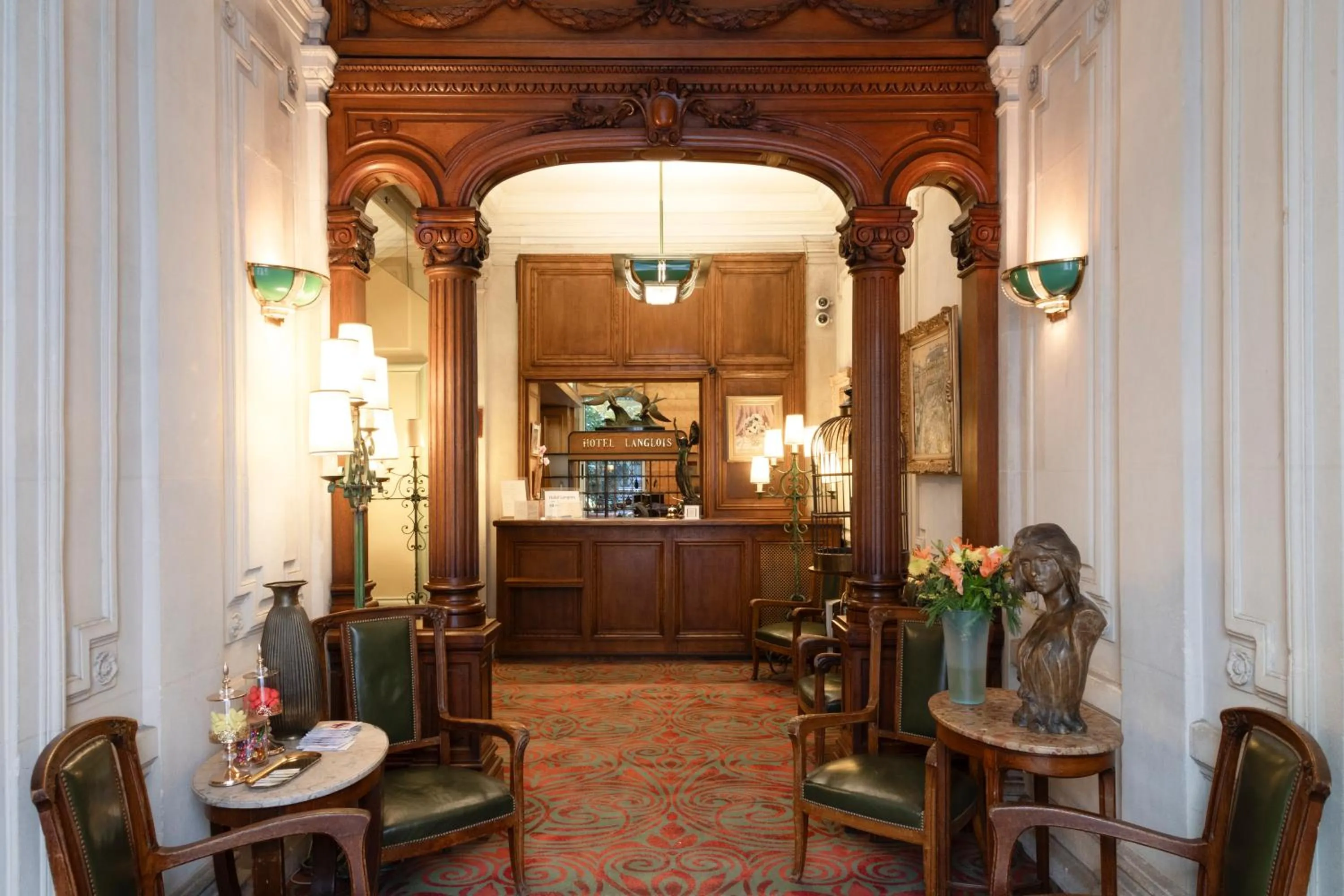 Lobby or reception in Hôtel Langlois