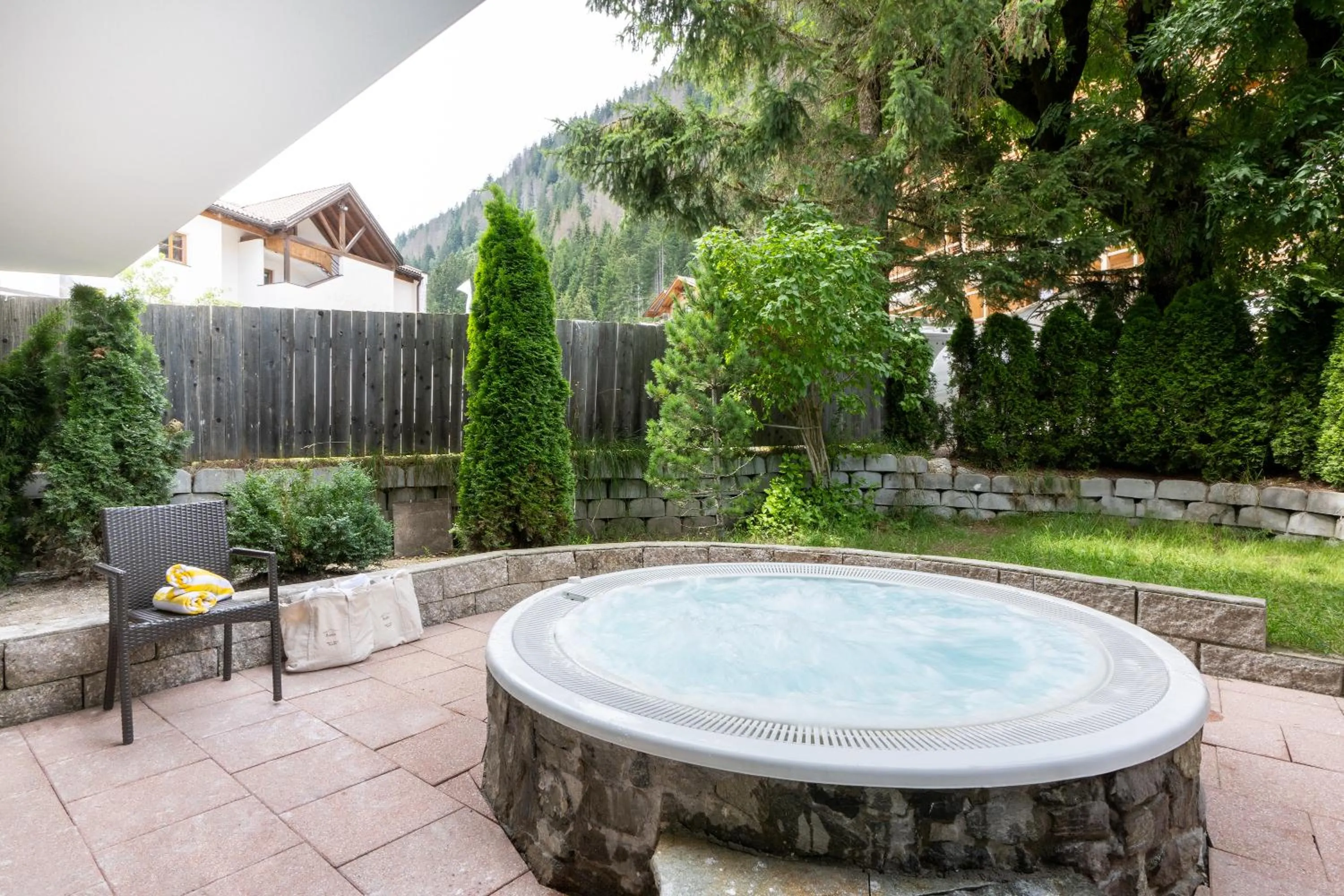 Hot Tub in Hotel Bergblick