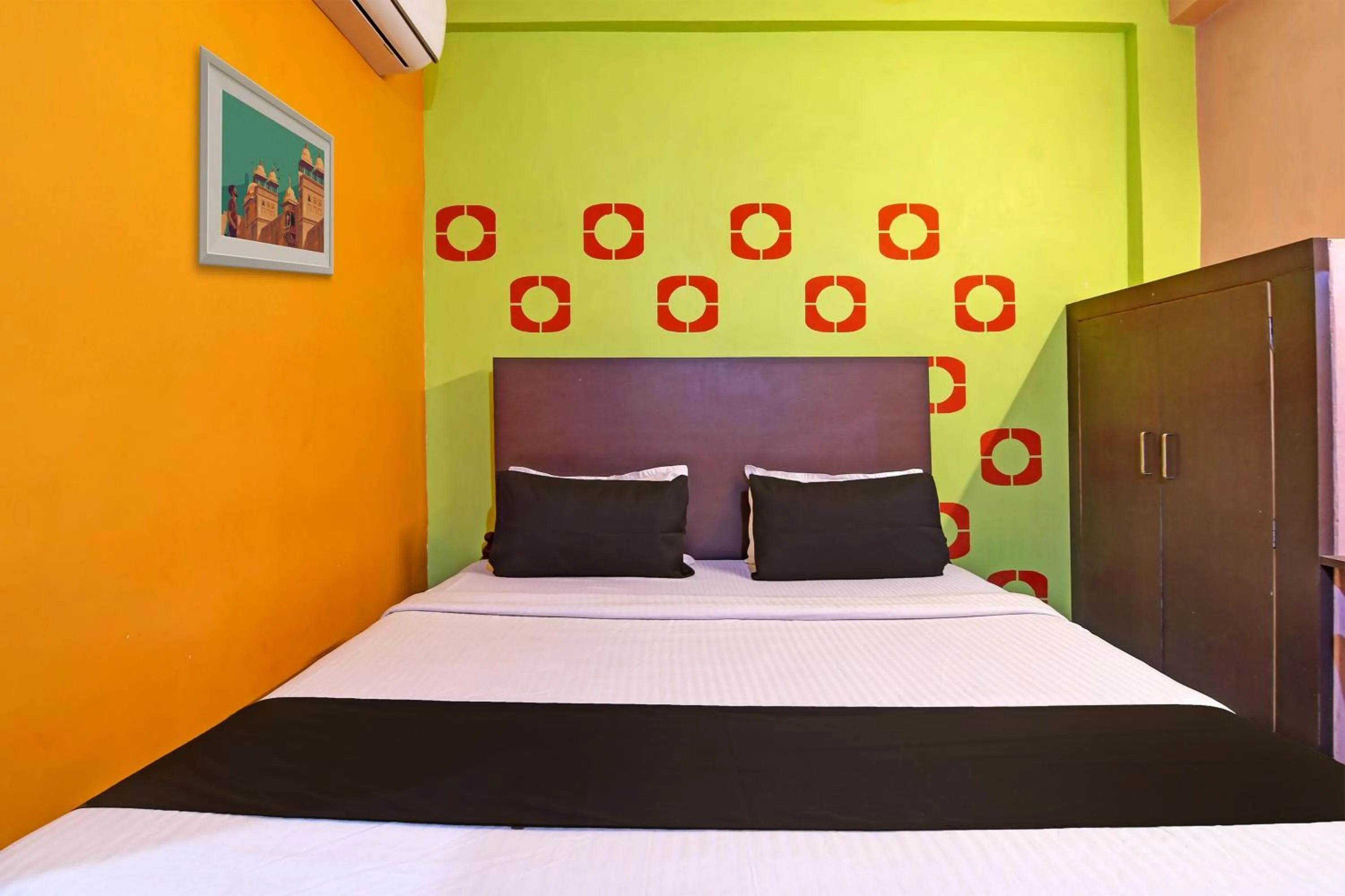 Bedroom, Bed in Hotel O Chilika Residency