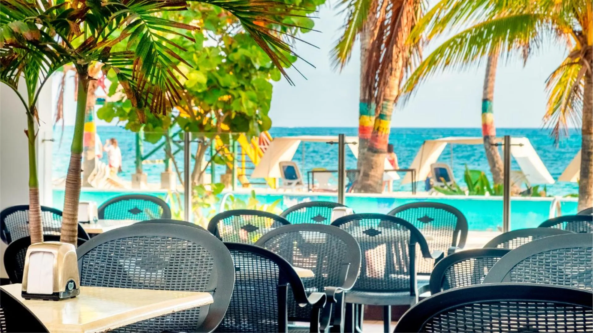 Restaurant/places to eat in Hotel Portobelo boulevard