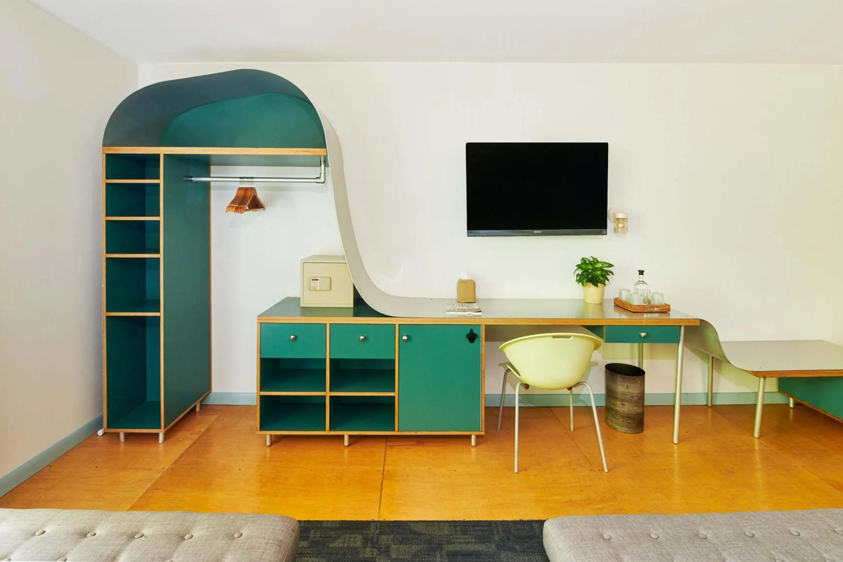 TV and multimedia in Greenporter Hotel