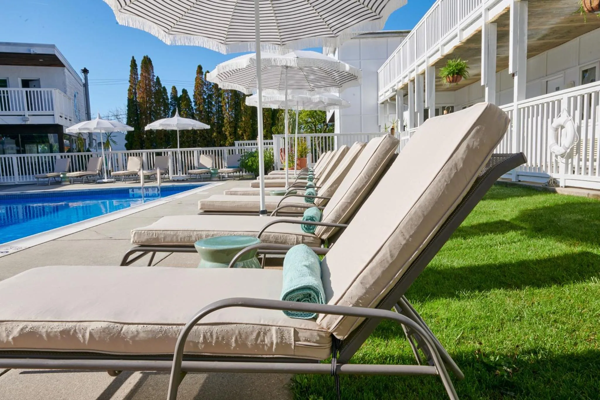 Swimming pool in Greenporter Hotel