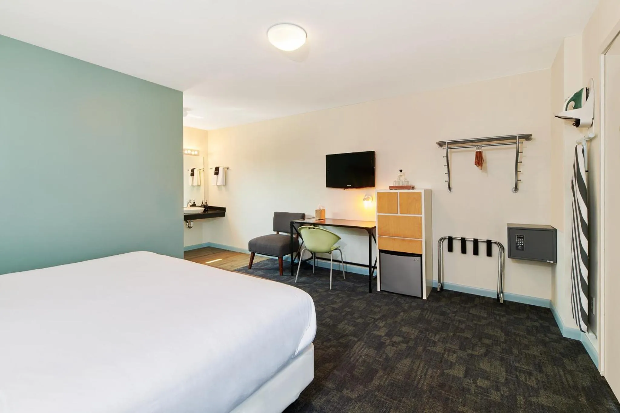 Bedroom in Greenporter Hotel