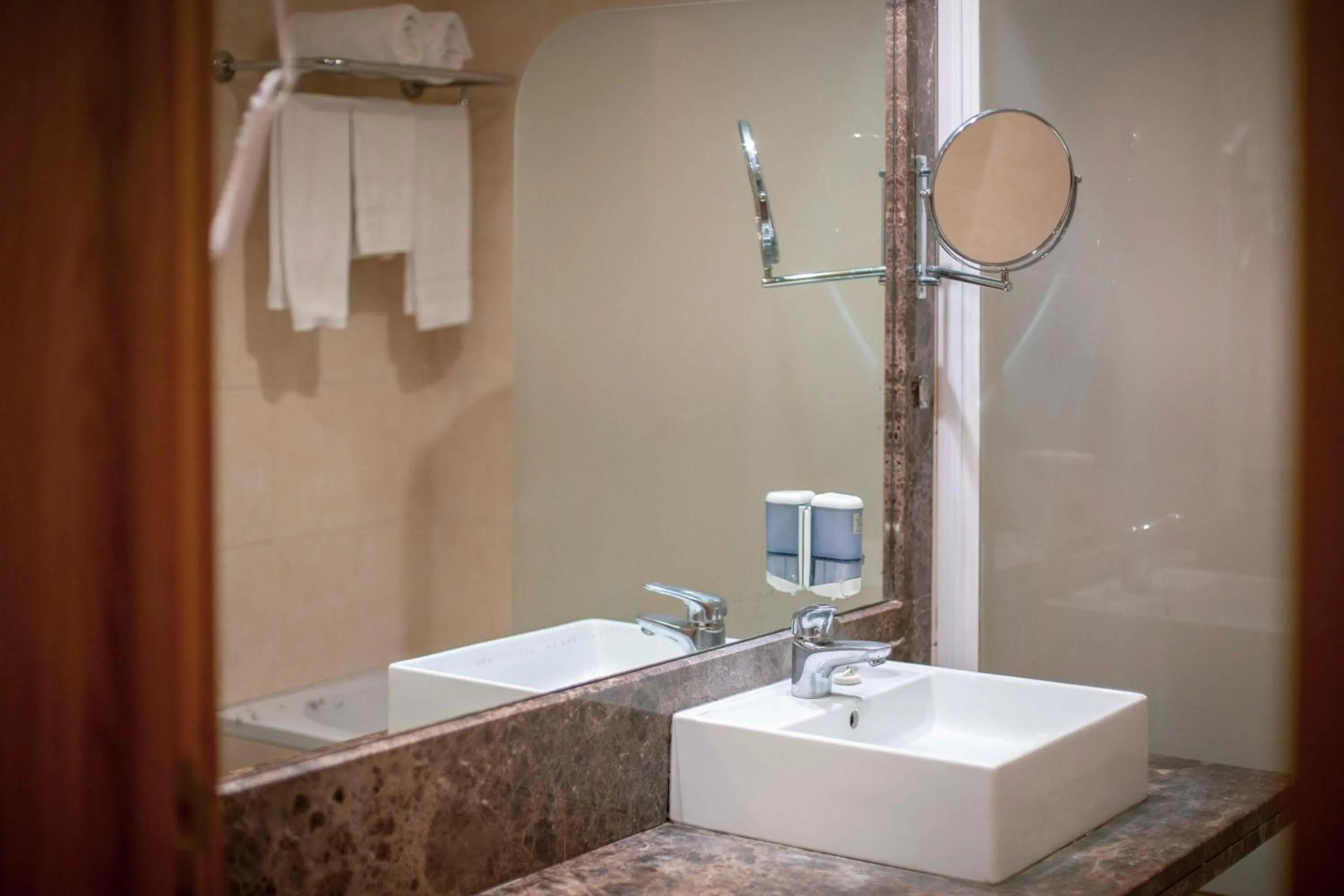 Bathroom in Apartamentos Turisticos Atlantida