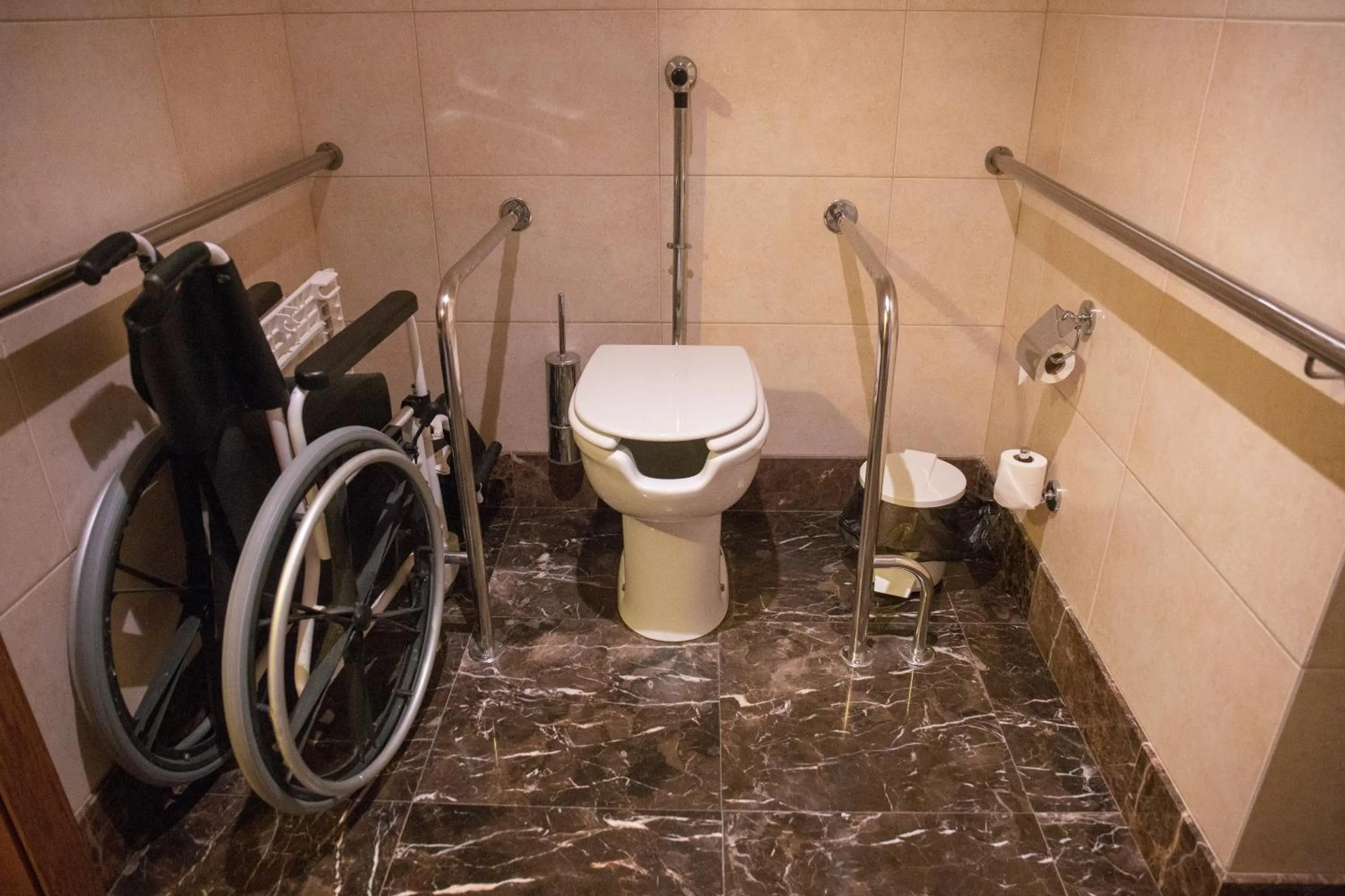 Toilet in Apartamentos Turisticos Atlantida