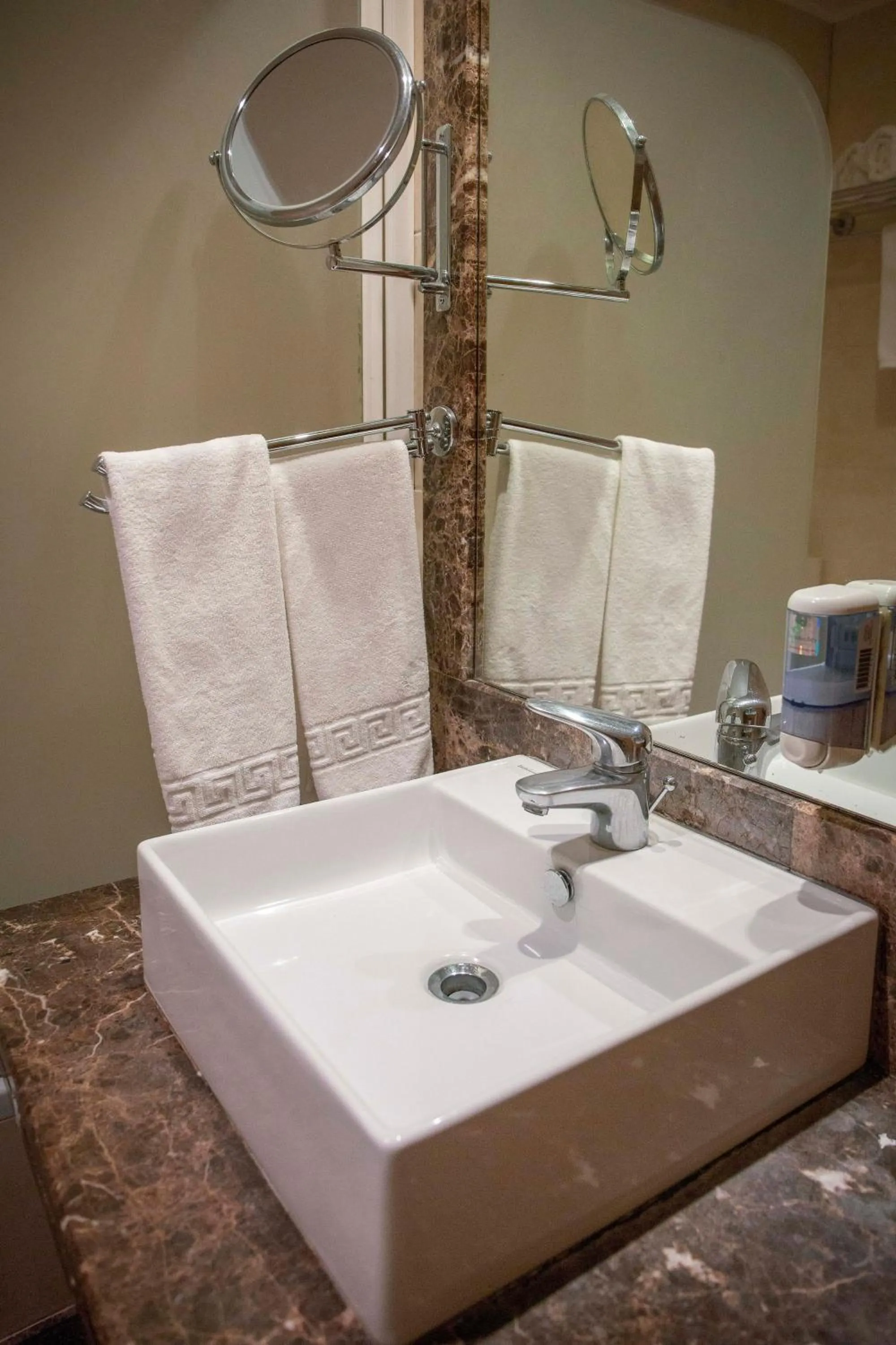 Bathroom in Apartamentos Turisticos Atlantida