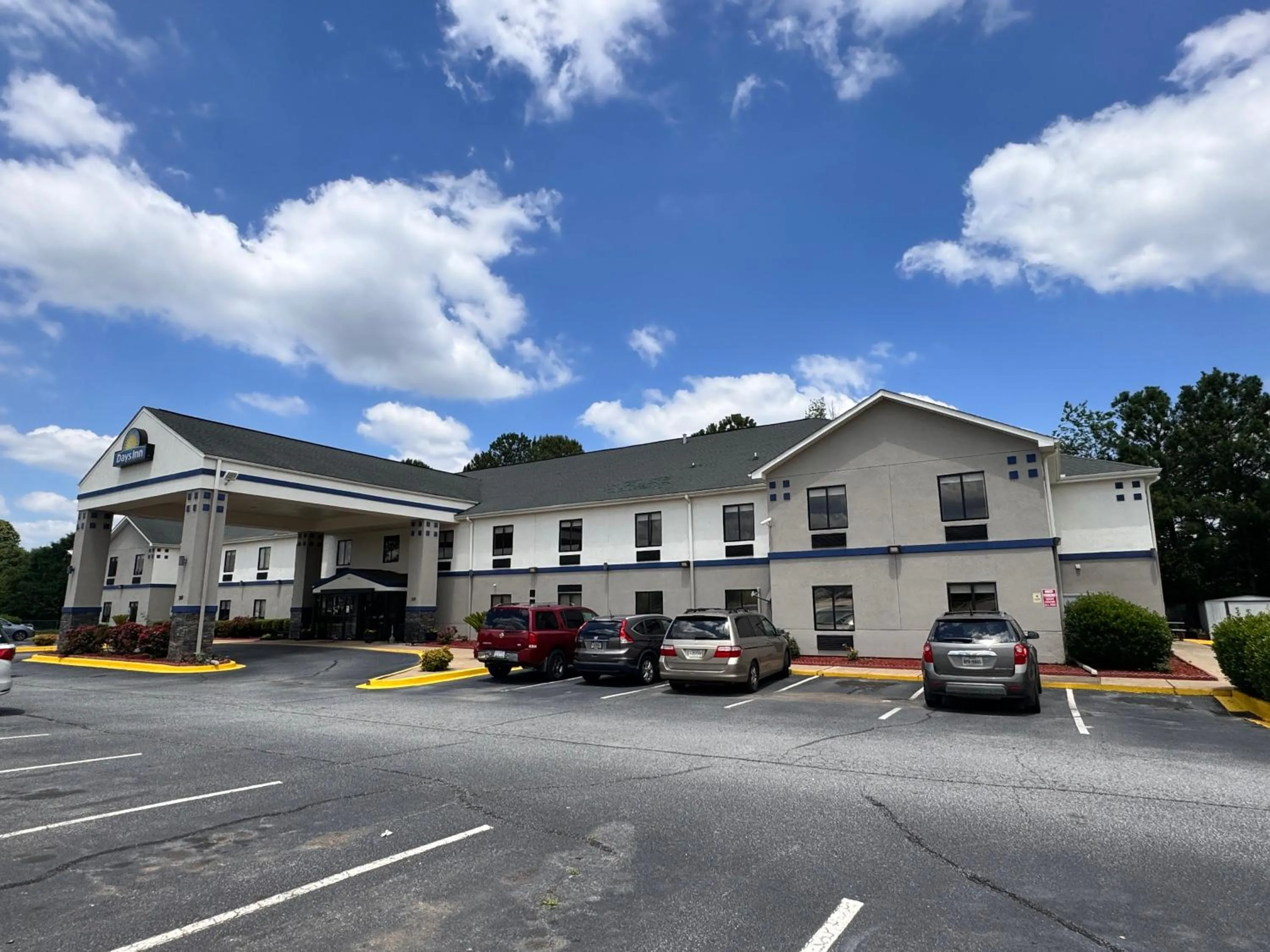 Property building in Days Inn by Wyndham Mauldin/Greenville