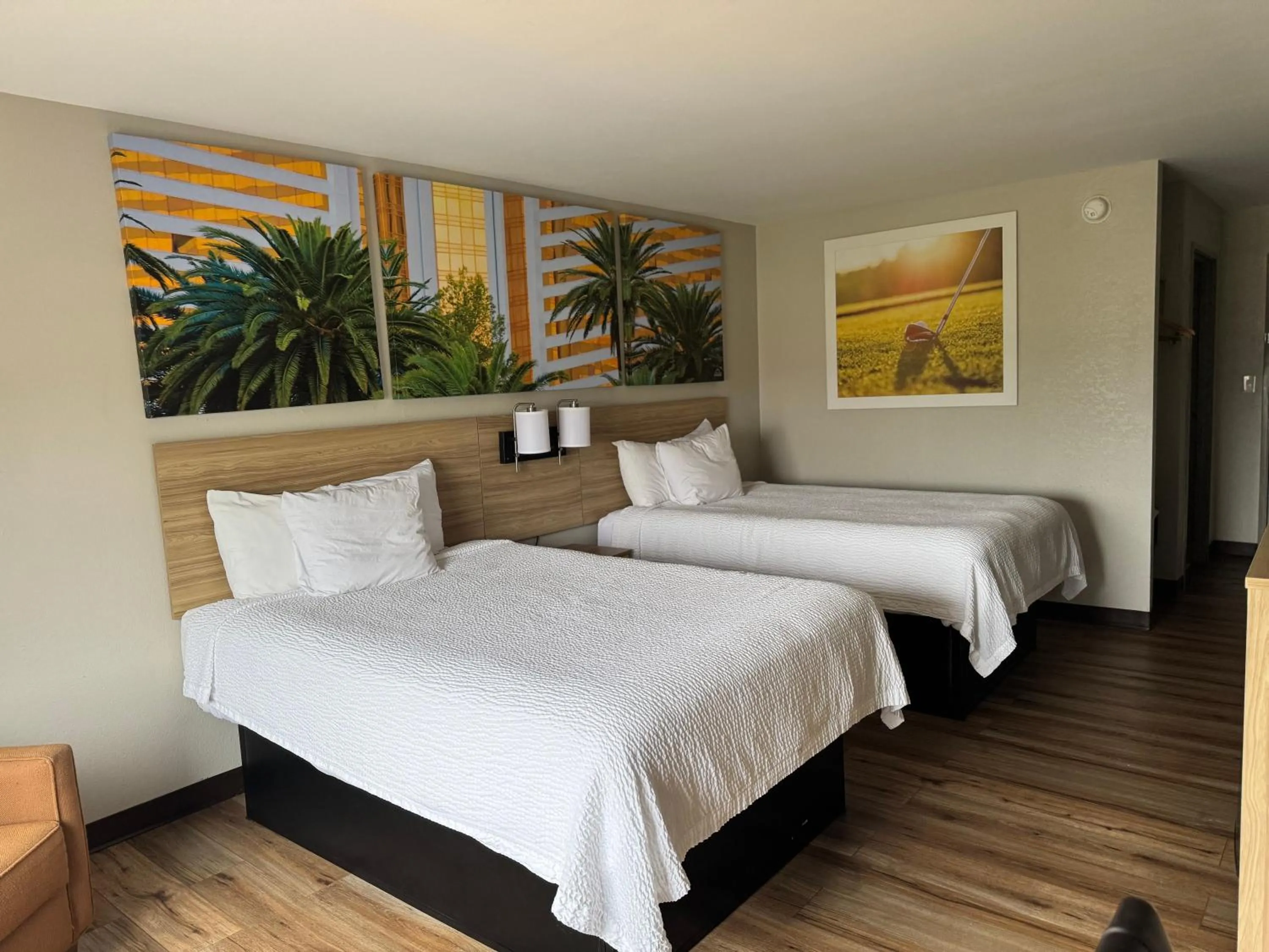 Guests, Bed in Days Inn by Wyndham Mauldin/Greenville