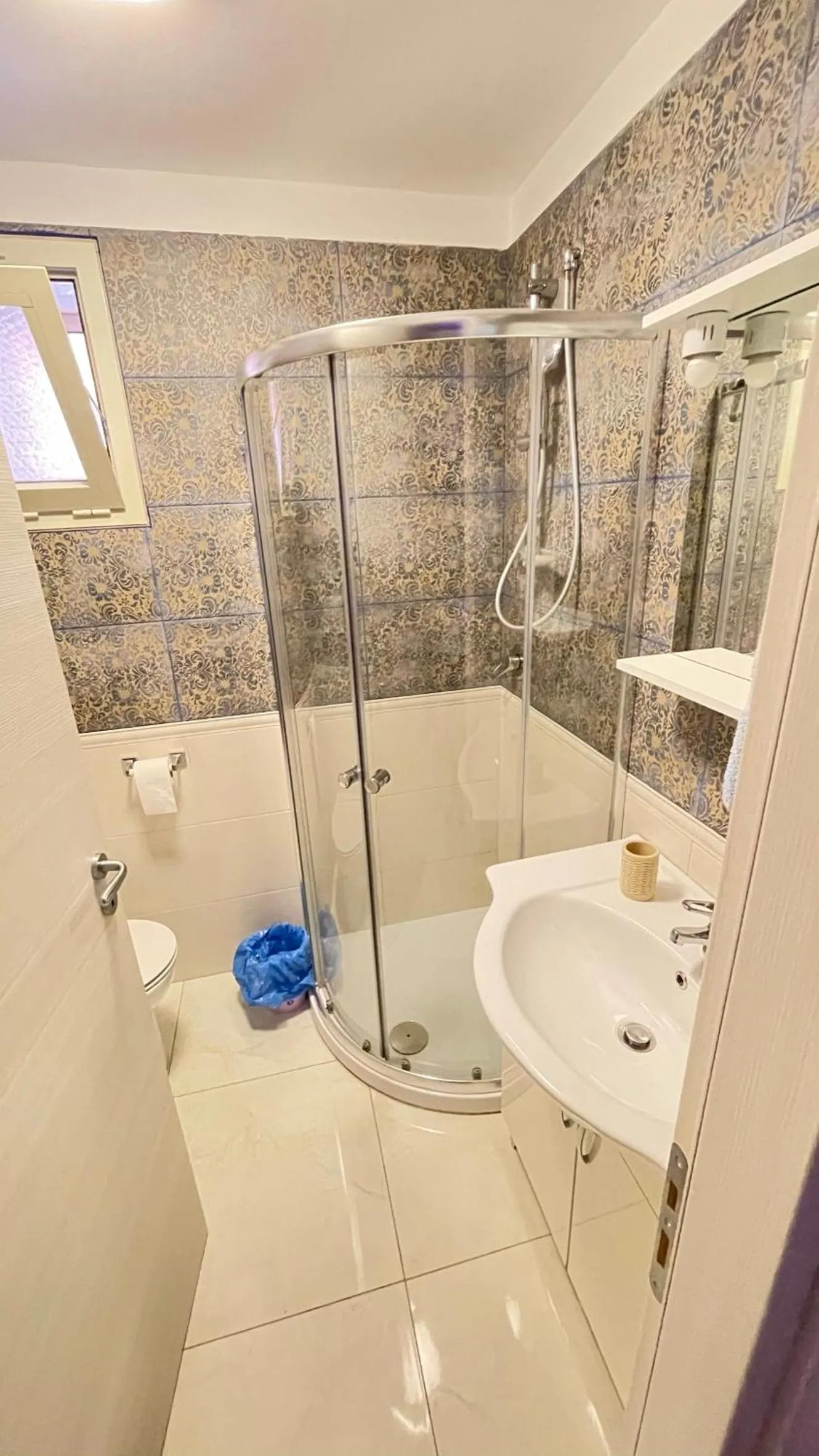 Bathroom in ManfredoniaJacuzzi