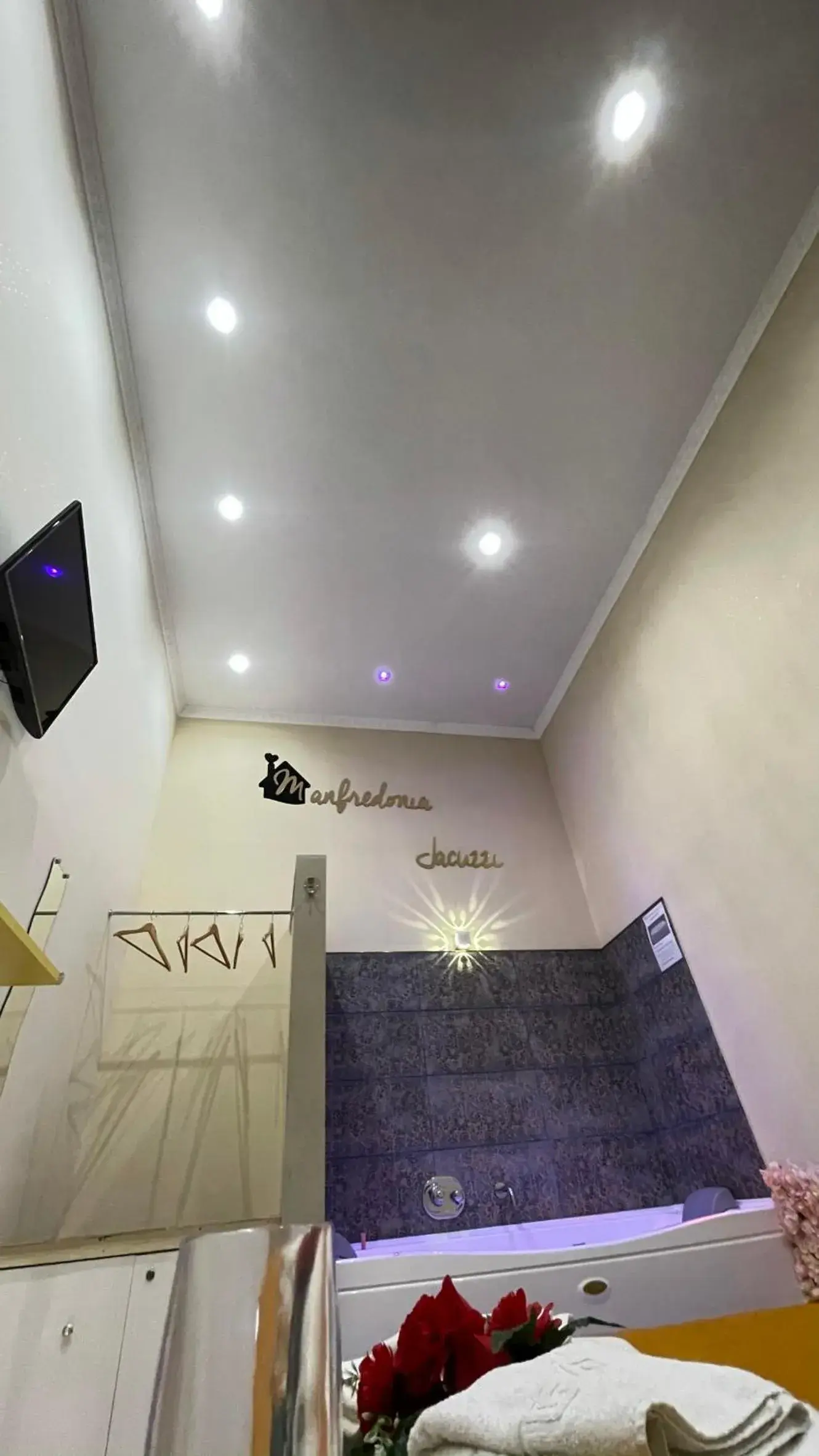 ManfredoniaJacuzzi ManfredoniaJacuzzi