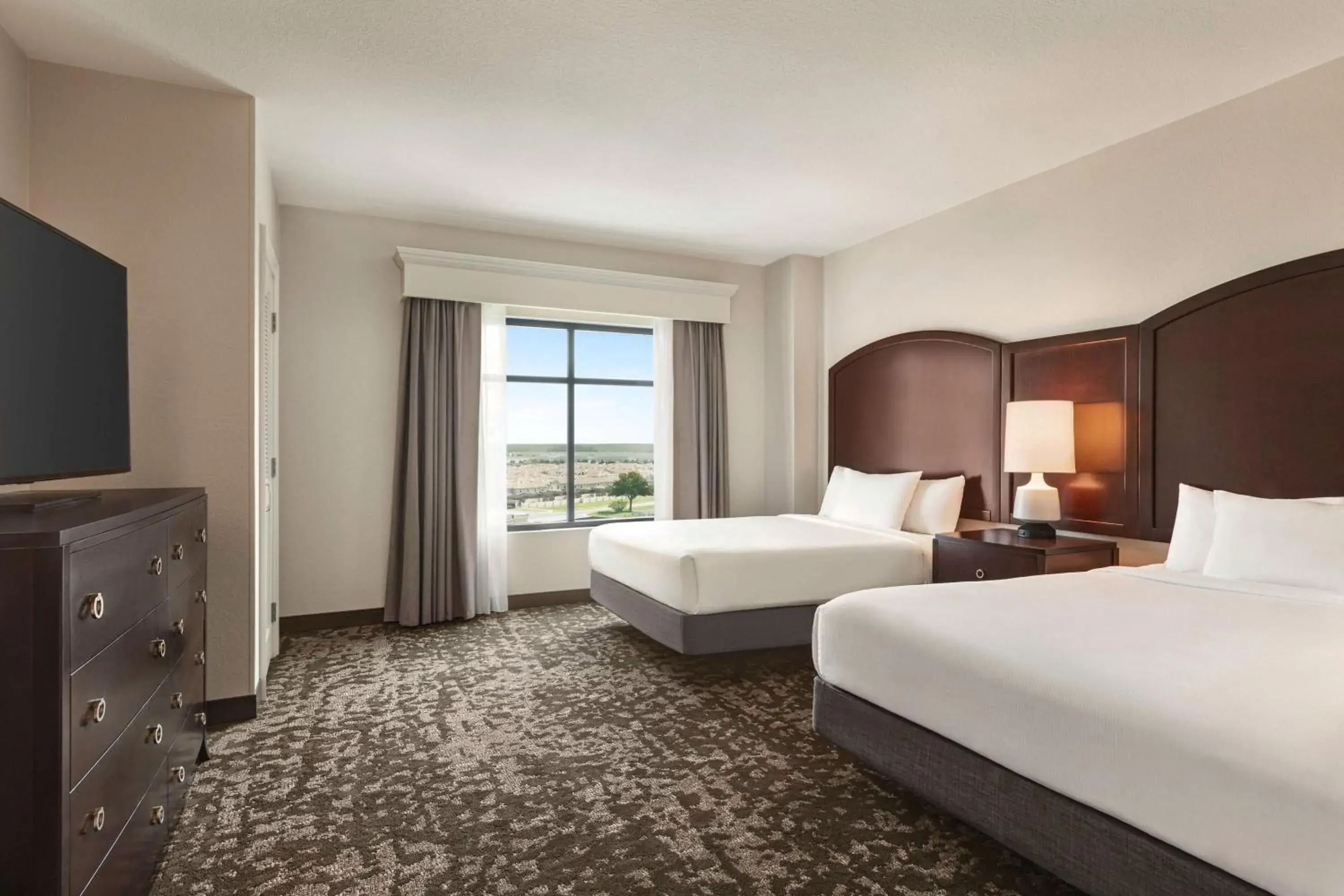 Deluxe Queen Room-Hearing Accessible in Embassy Suites by Hilton Orlando Lake Buena Vista South Deluxe Queen Room-Hearing Accessible in Embassy Suites by Hilton Orlando Lake Buena Vista South