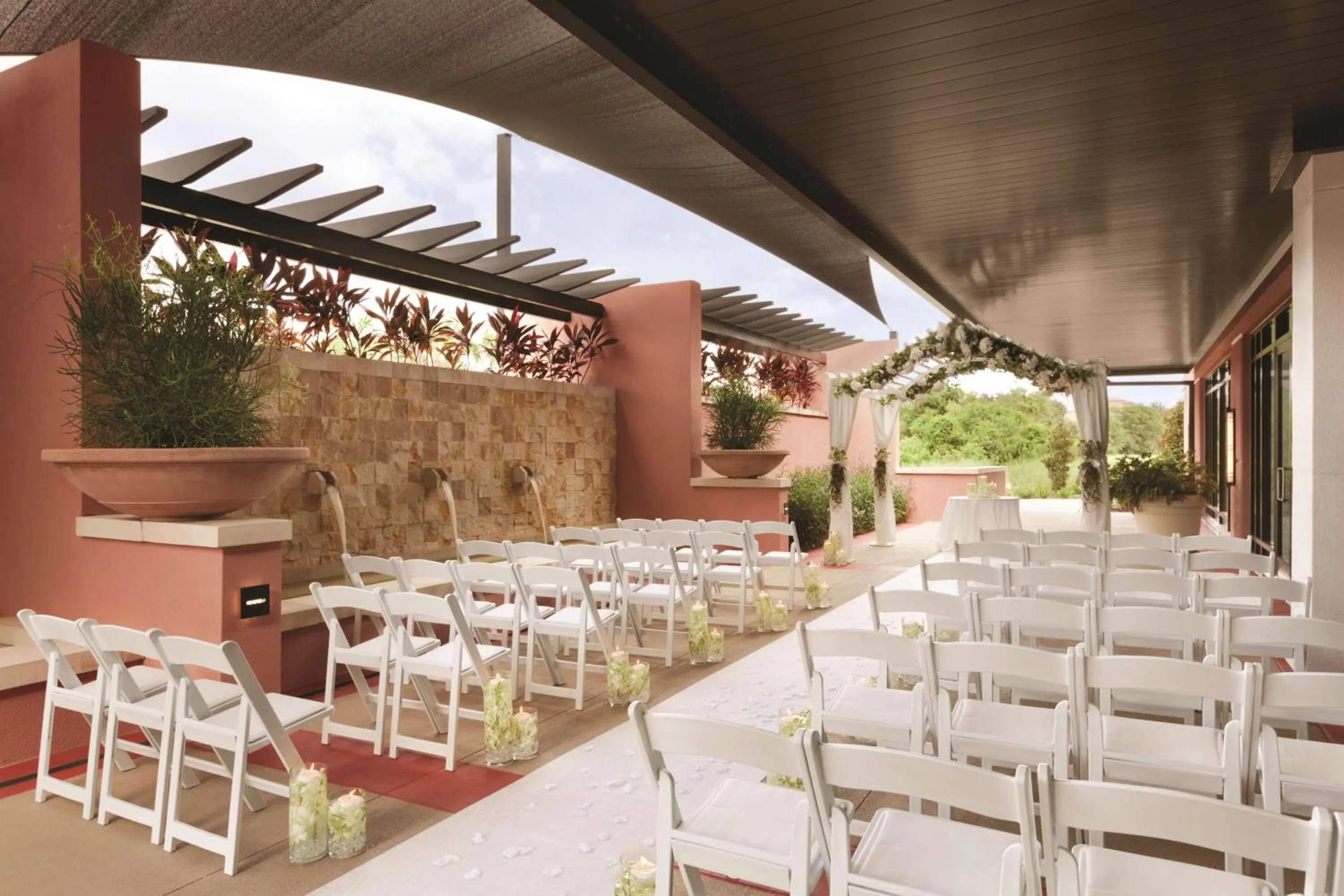 Patio in Embassy Suites by Hilton Orlando Lake Buena Vista South