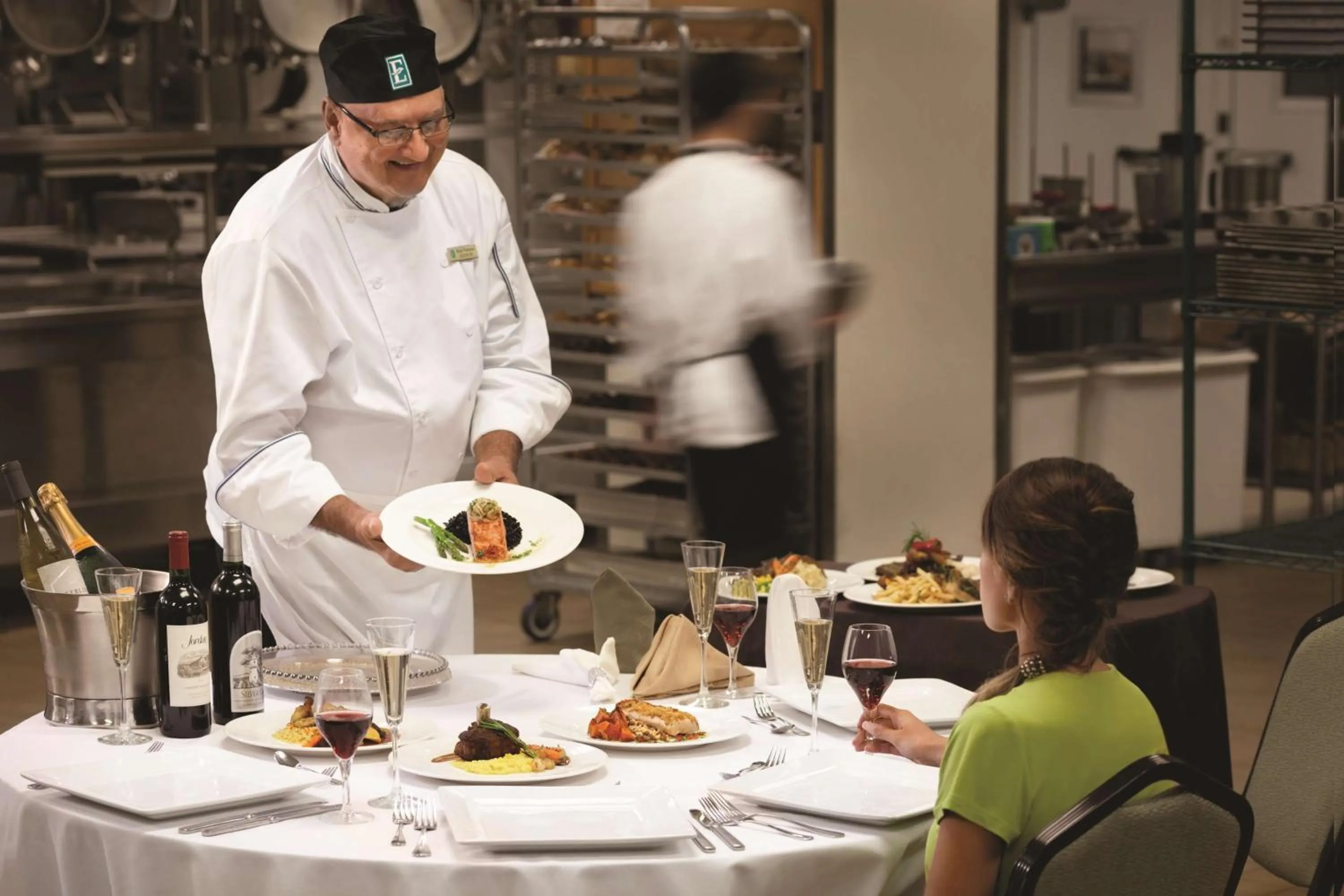 Restaurant/places to eat in Embassy Suites by Hilton Orlando Lake Buena Vista South