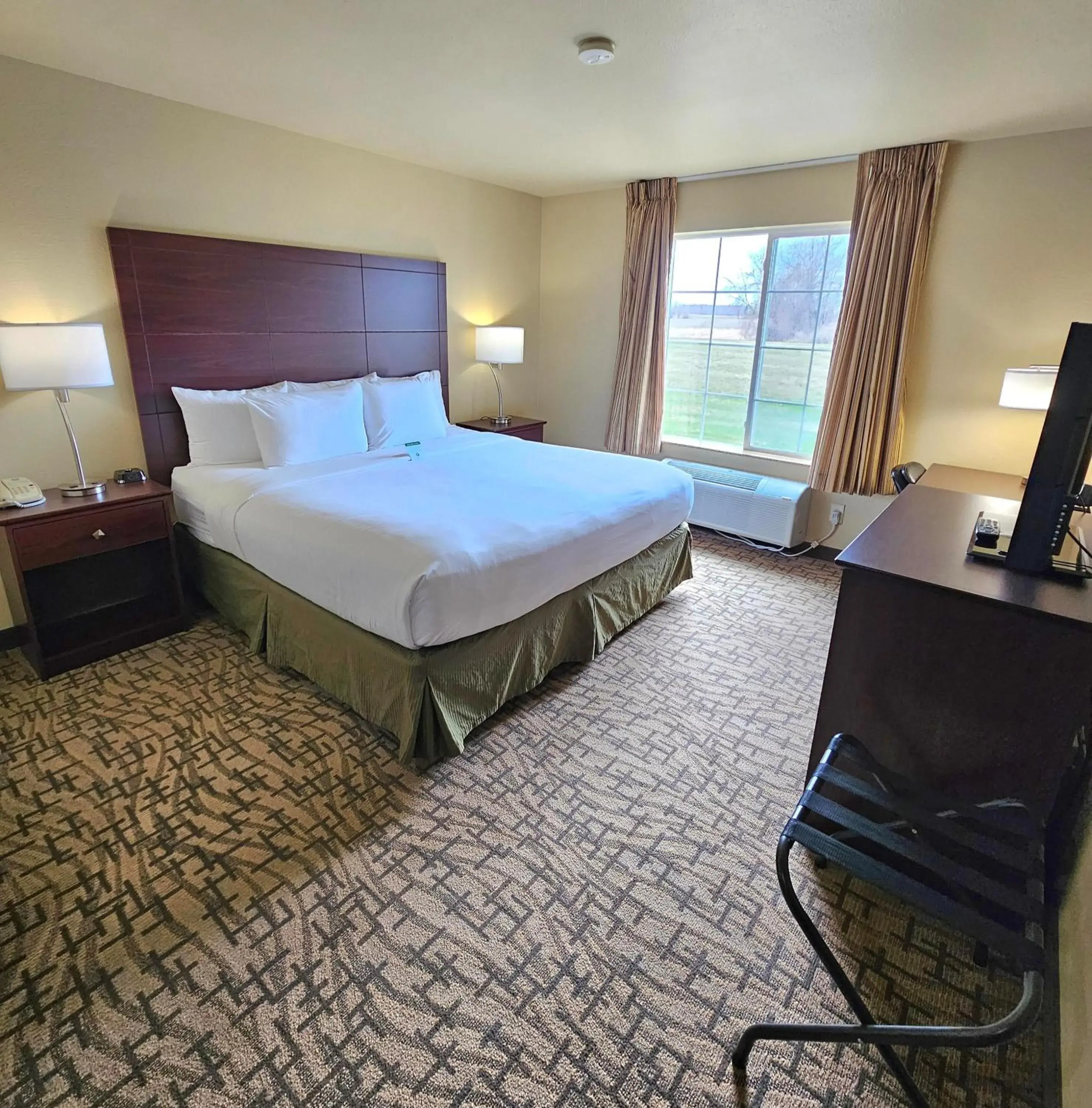 King Room - Non-Smoking in Cobblestone Inn & Suites - Clintonville King Room - Non-Smoking in Cobblestone Inn & Suites - Clintonville