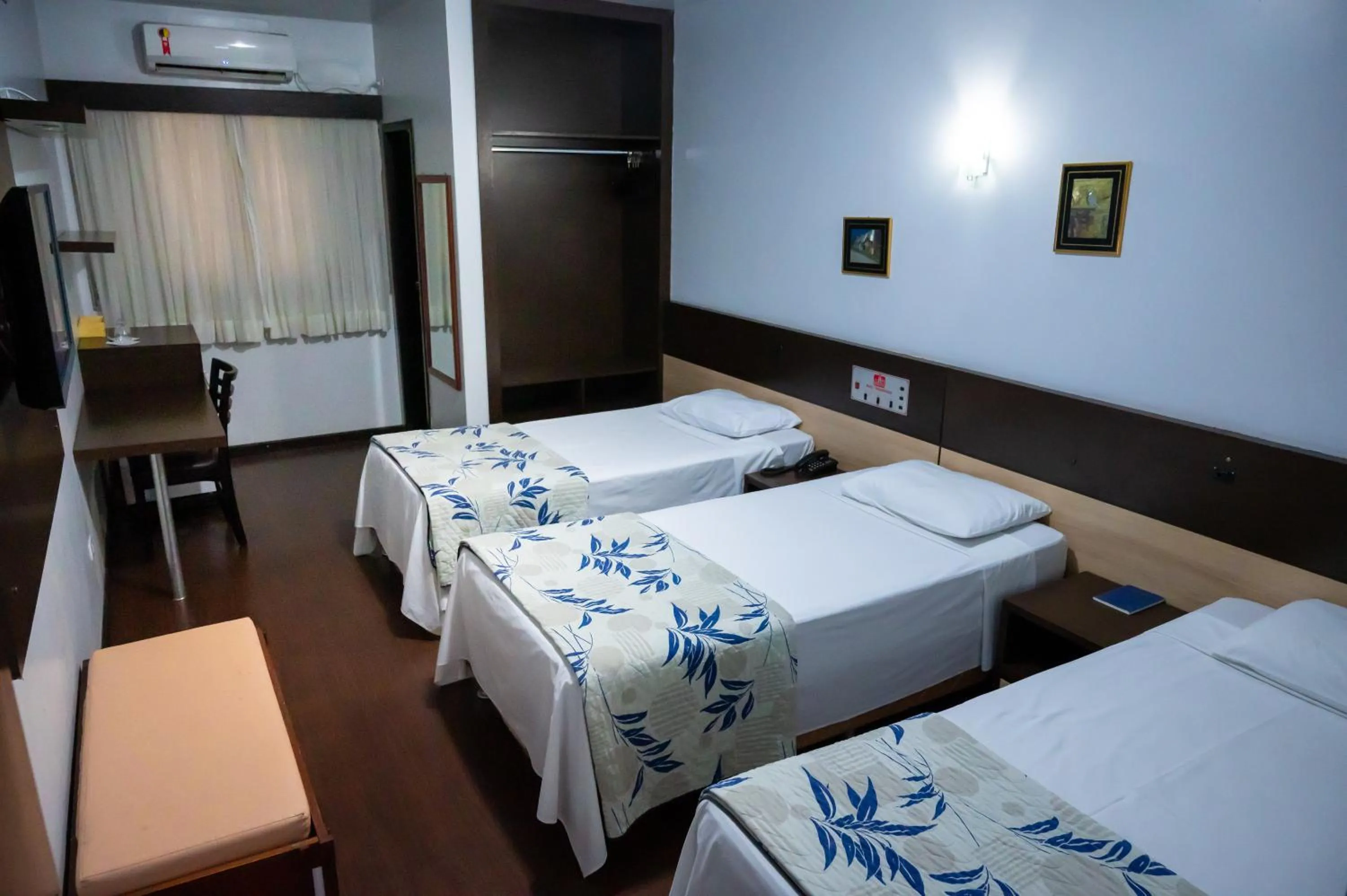 Bedroom, Bed in Hotel 365