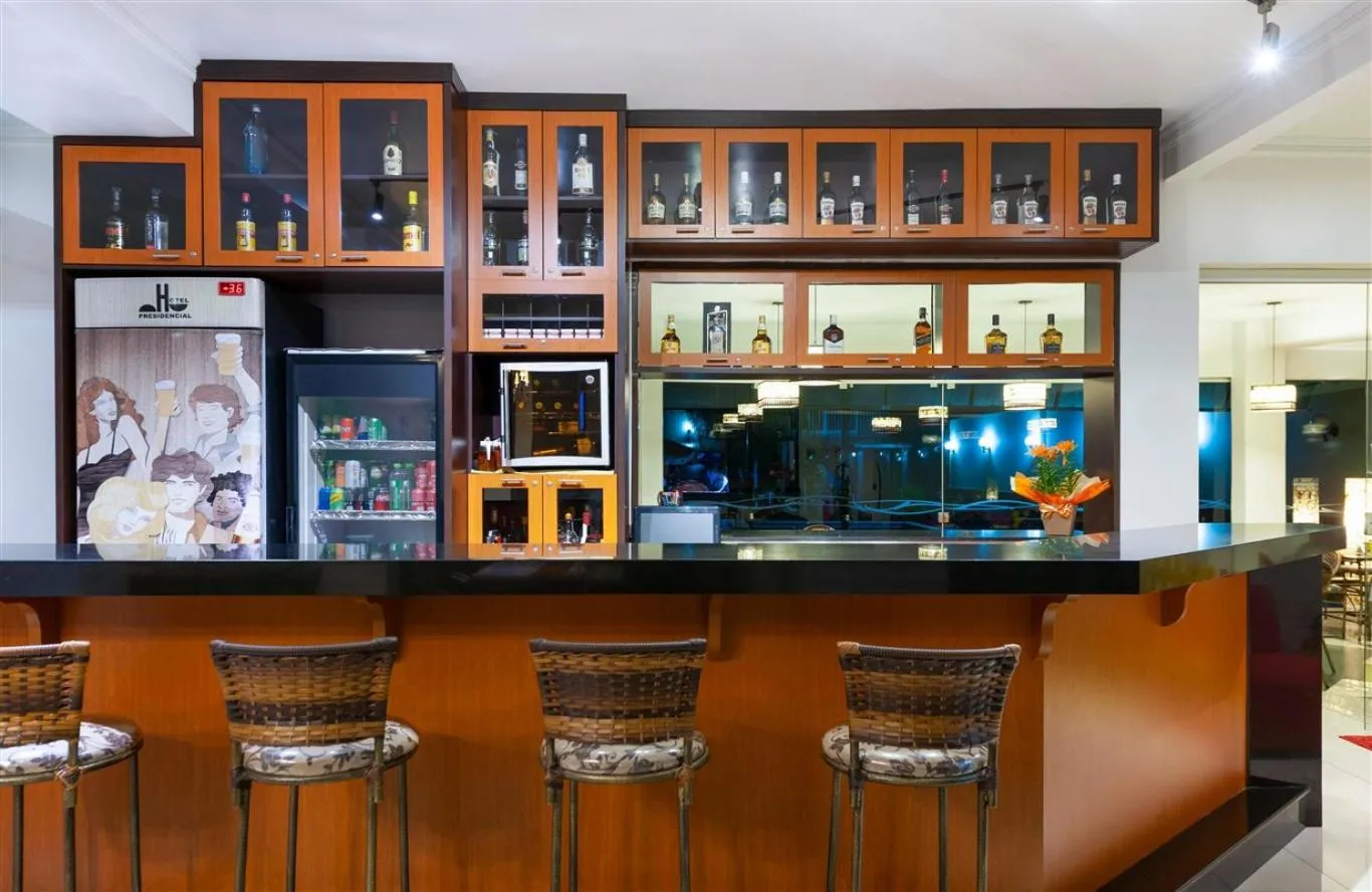 Restaurant/places to eat in Hotel Presidencial