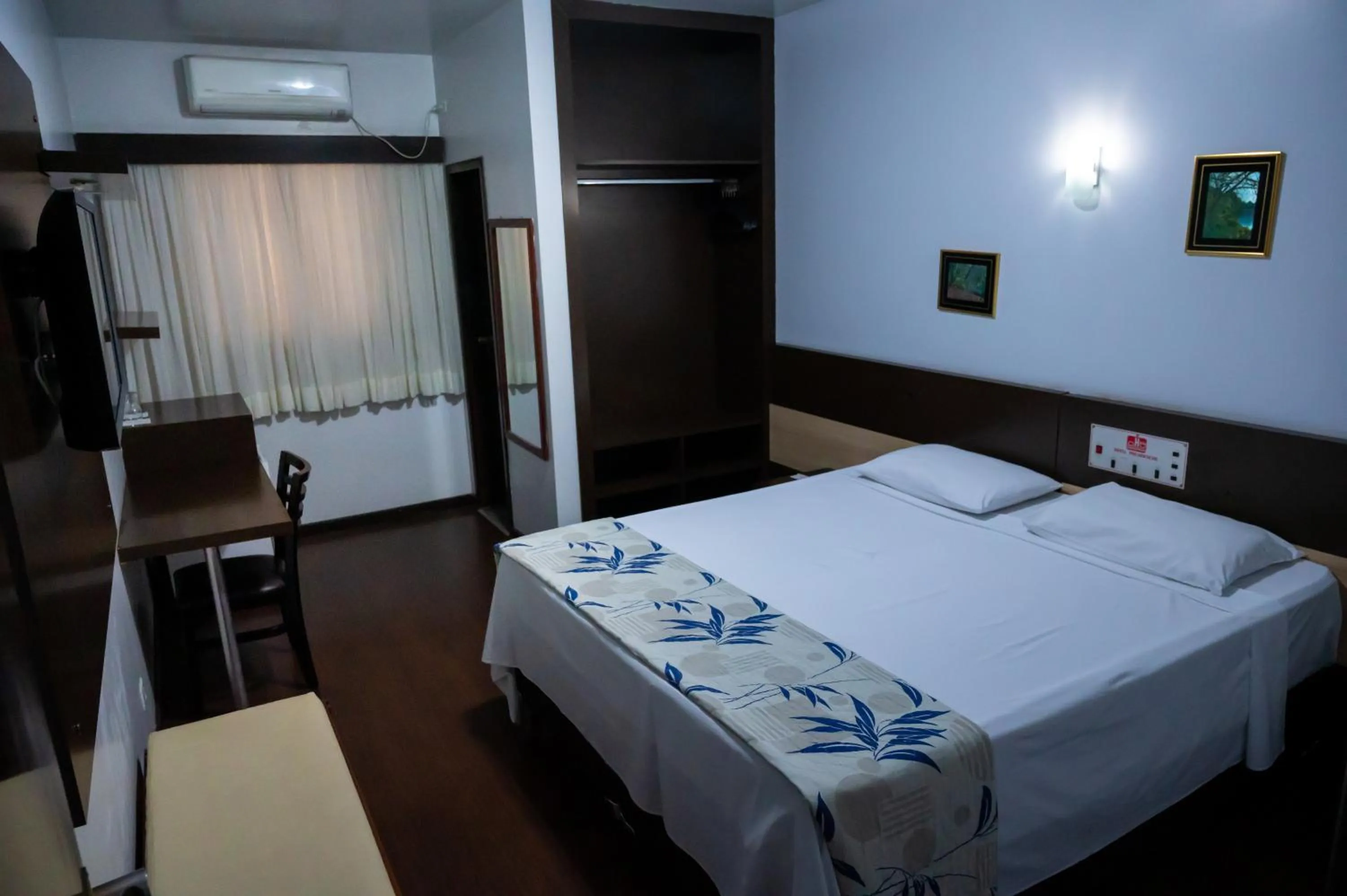 Bedroom, Bed in Hotel 365