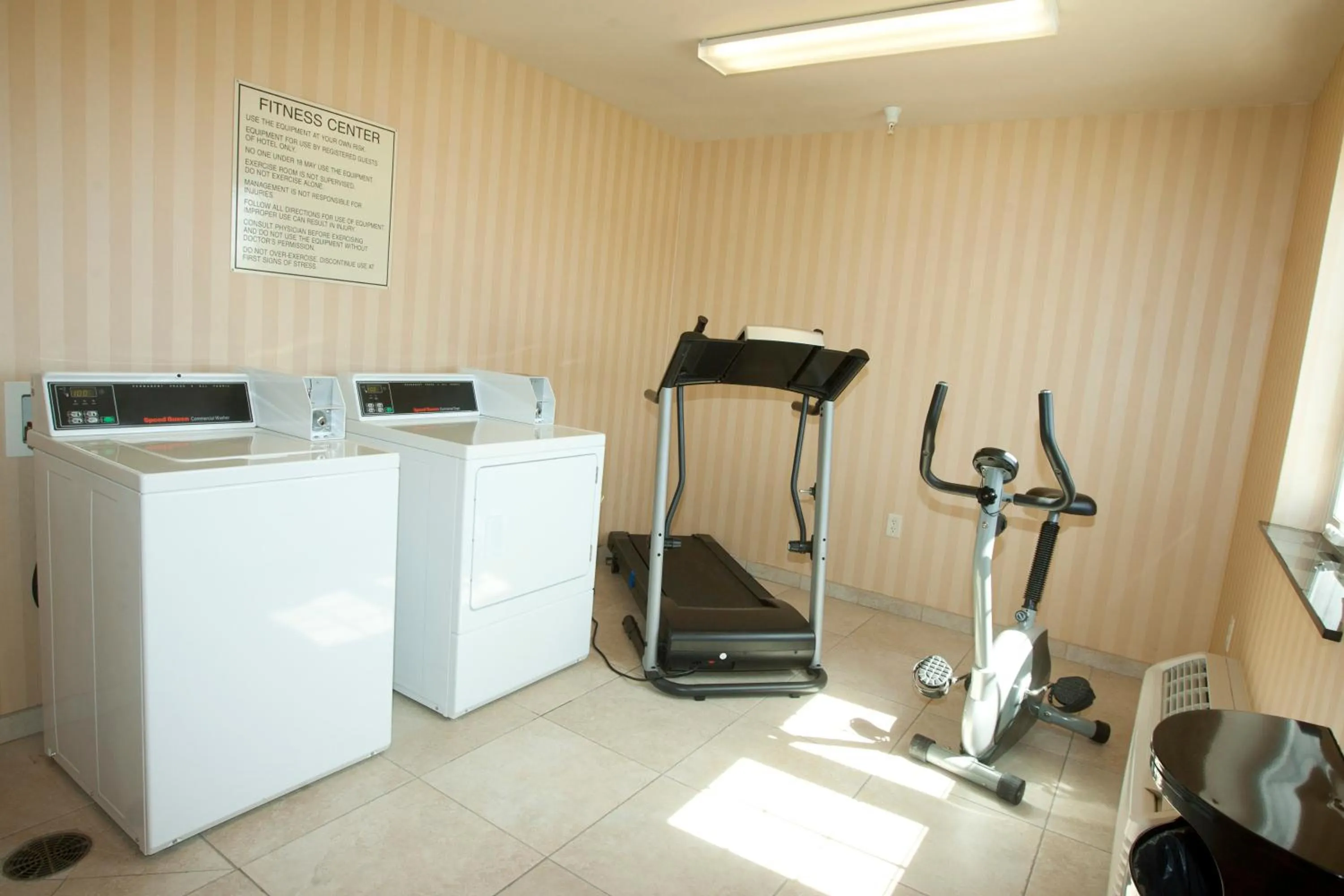 Fitness centre/facilities in Cobblestone Inn & Suites - Langdon