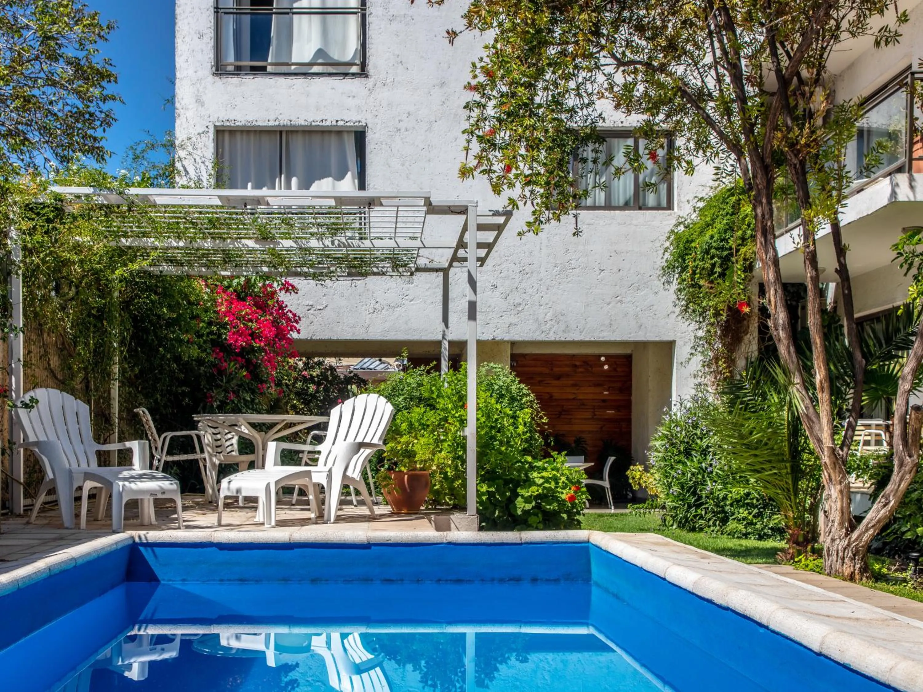 Property building in Paradise Departamentos