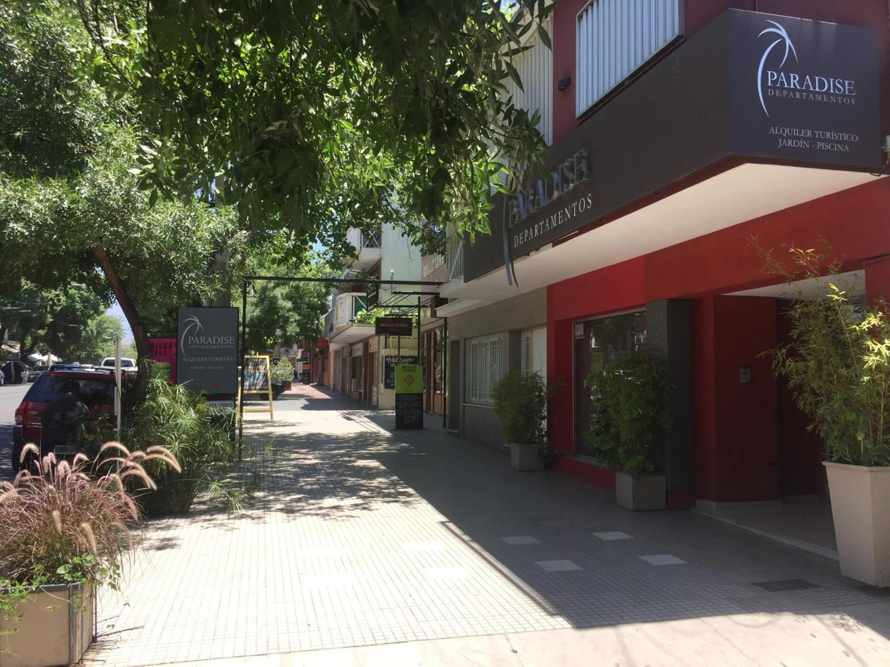 Property building in Paradise Departamentos