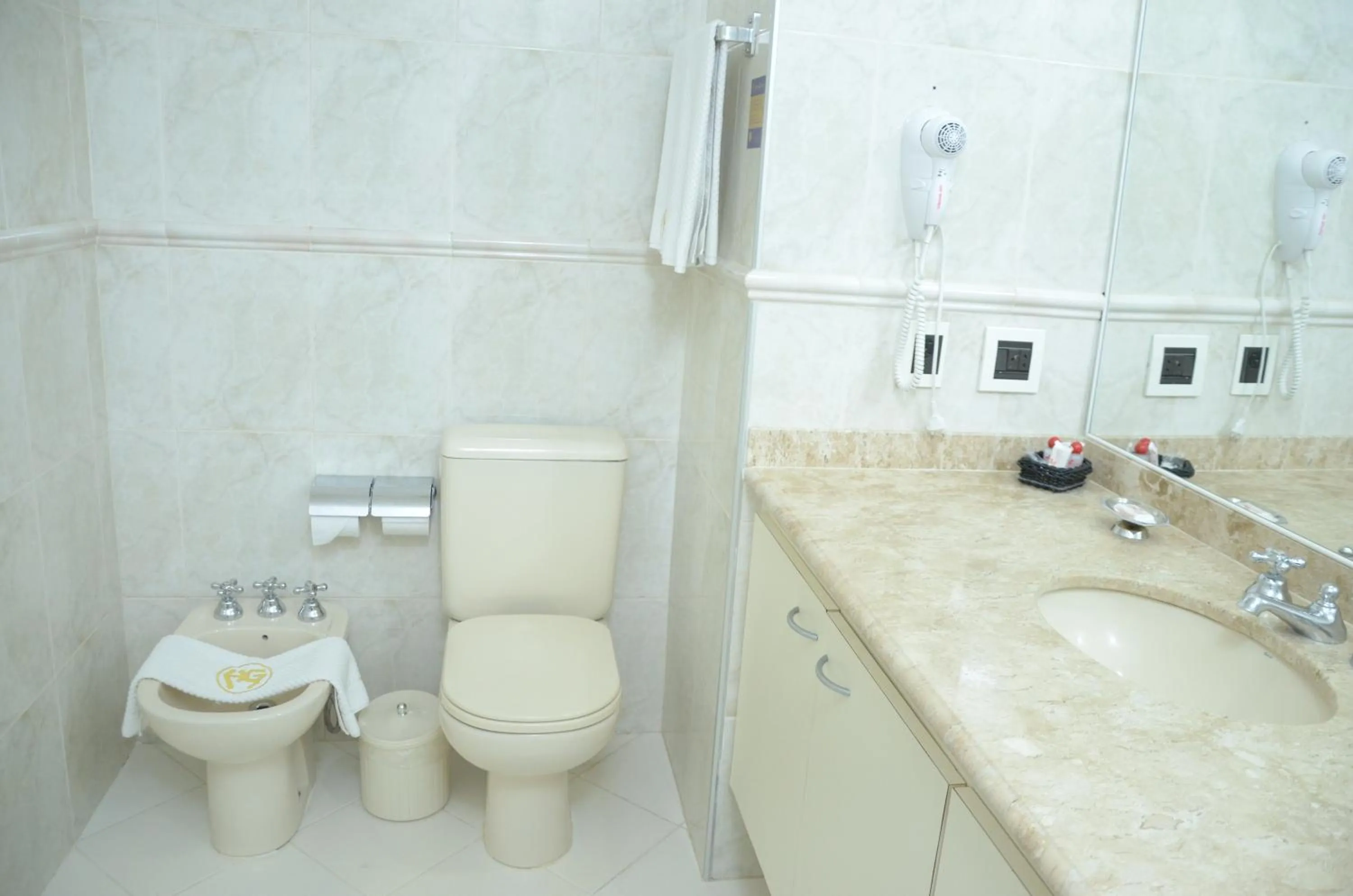 Bathroom in Hotel Guarany