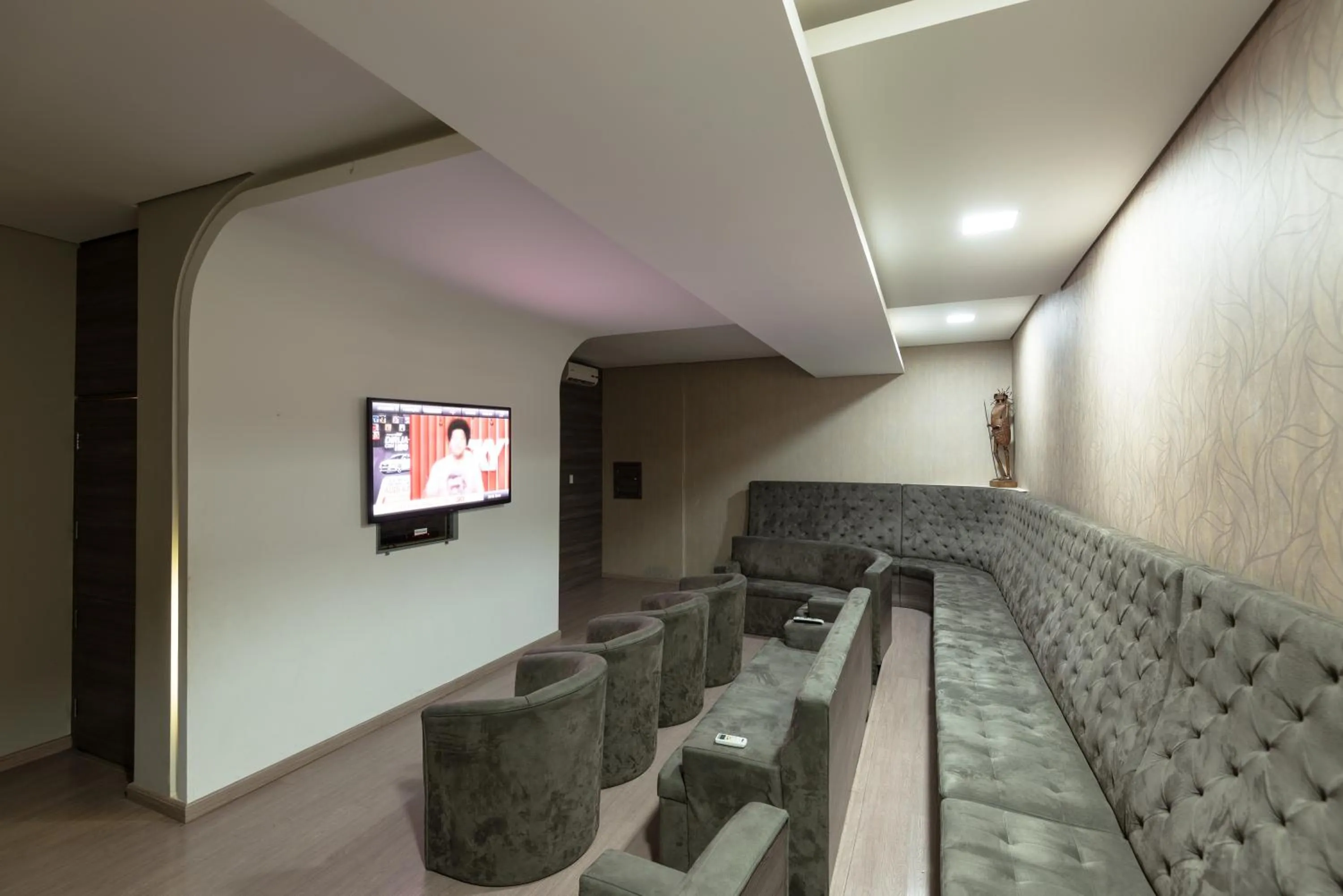 Communal lounge/ TV room in Hotel Guarany