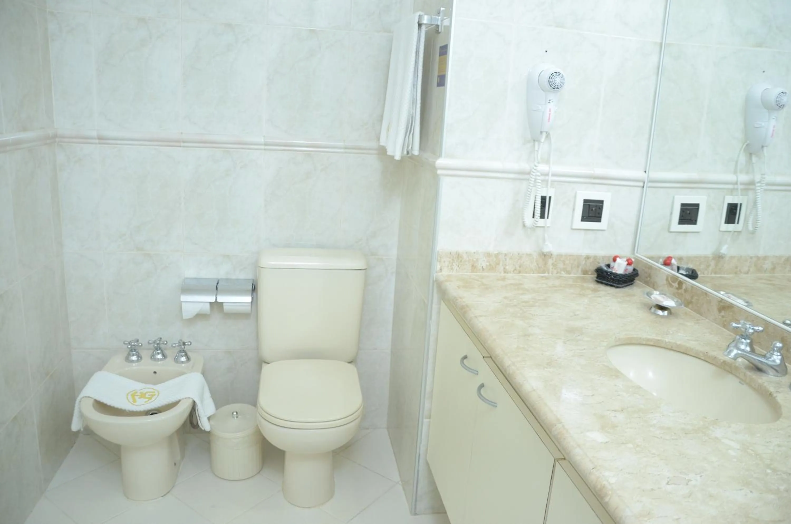 Toilet in Hotel Guarany