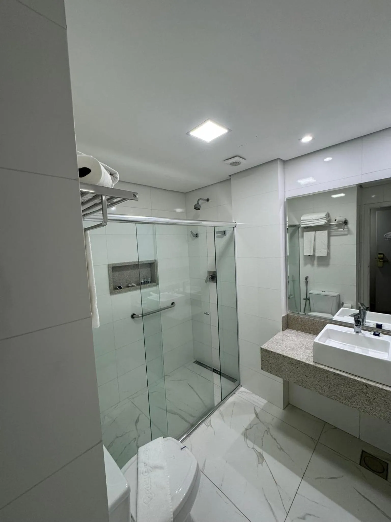 Bathroom in Hotel Guarany