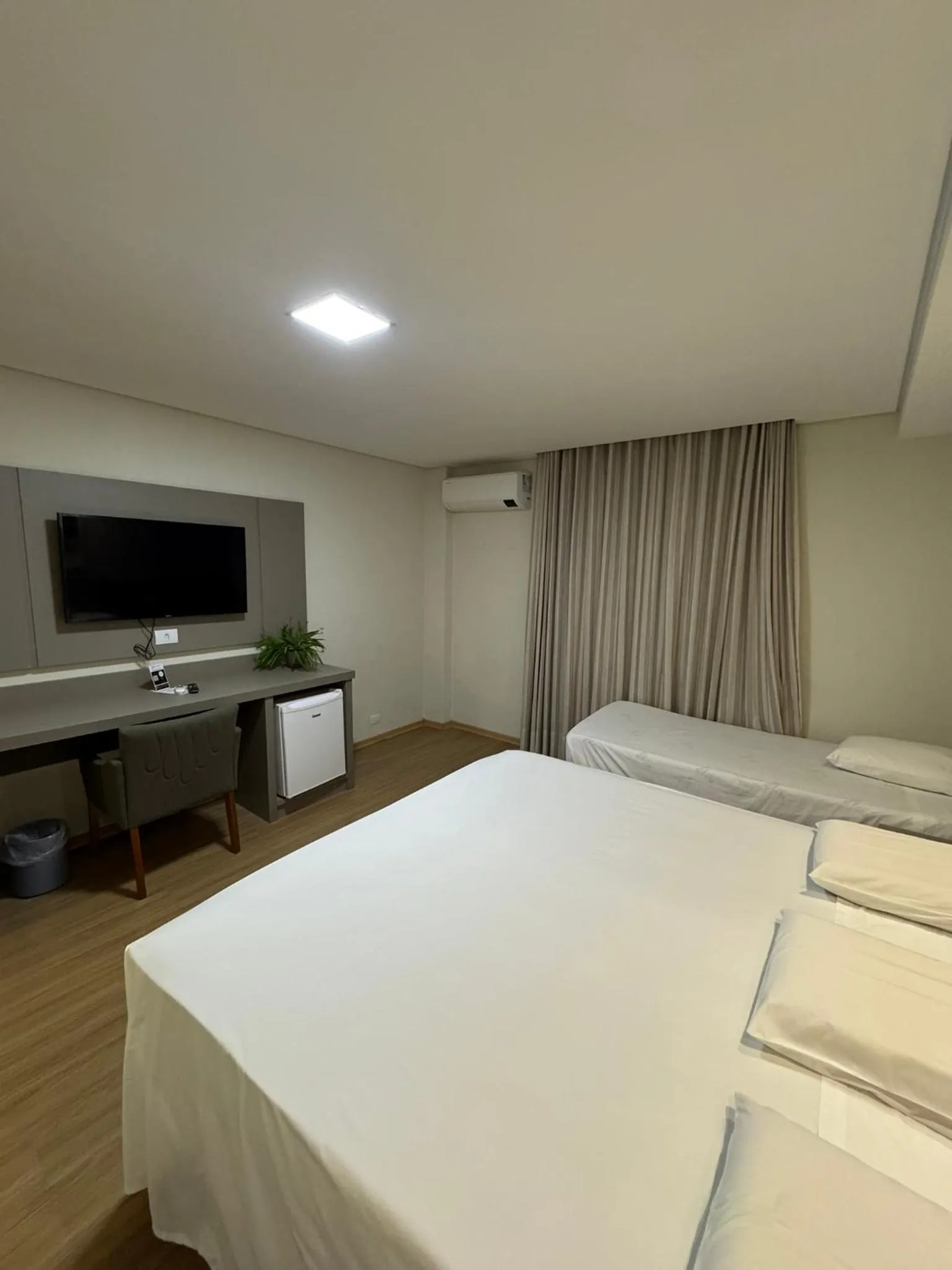 Bed in Hotel Guarany