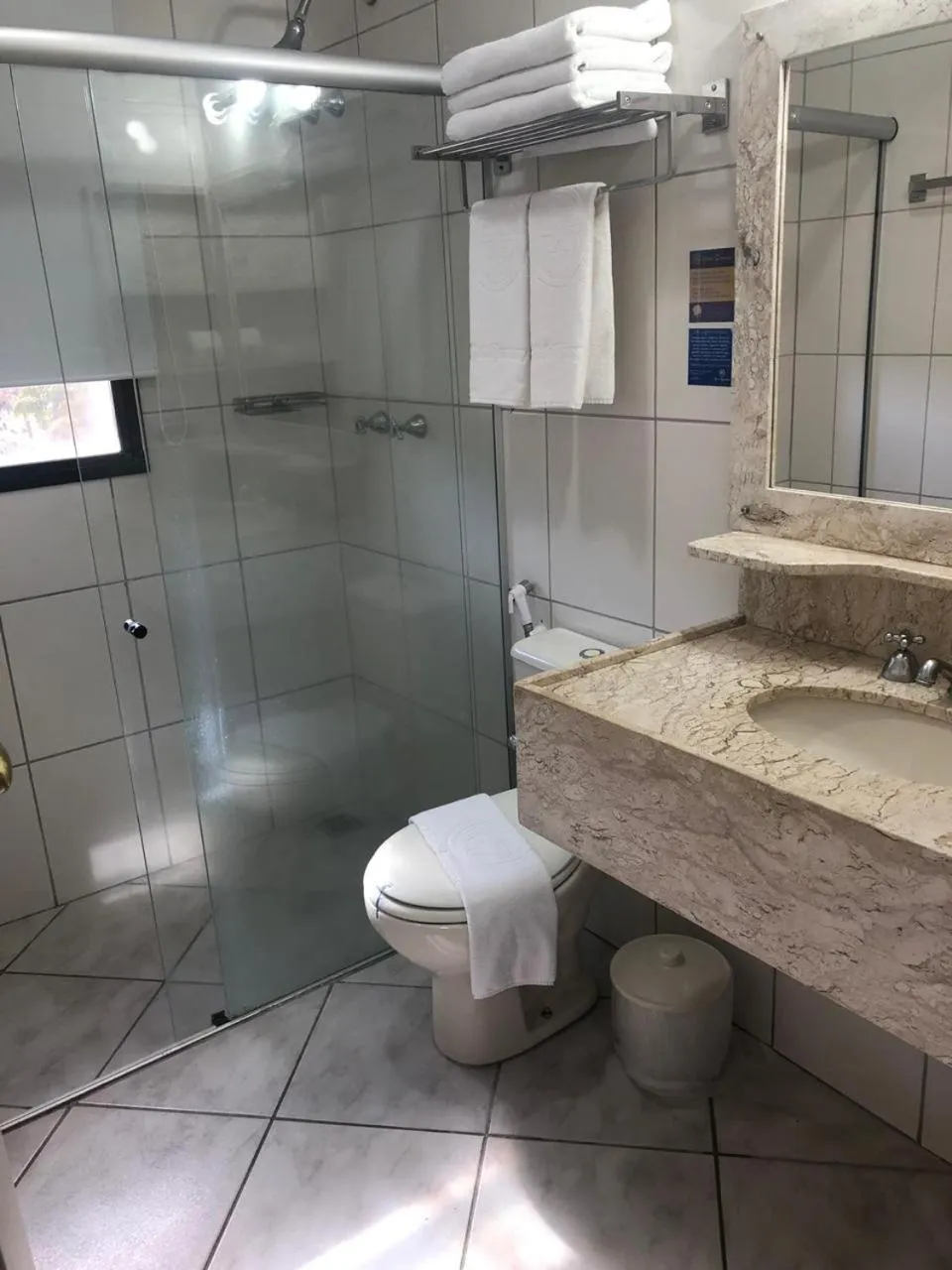 Shower in Hotel Guarany