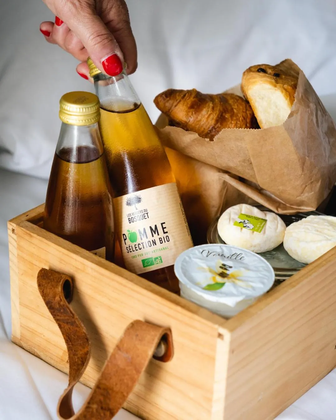 Breakfast in Château de Tauzies, The Originals Relais