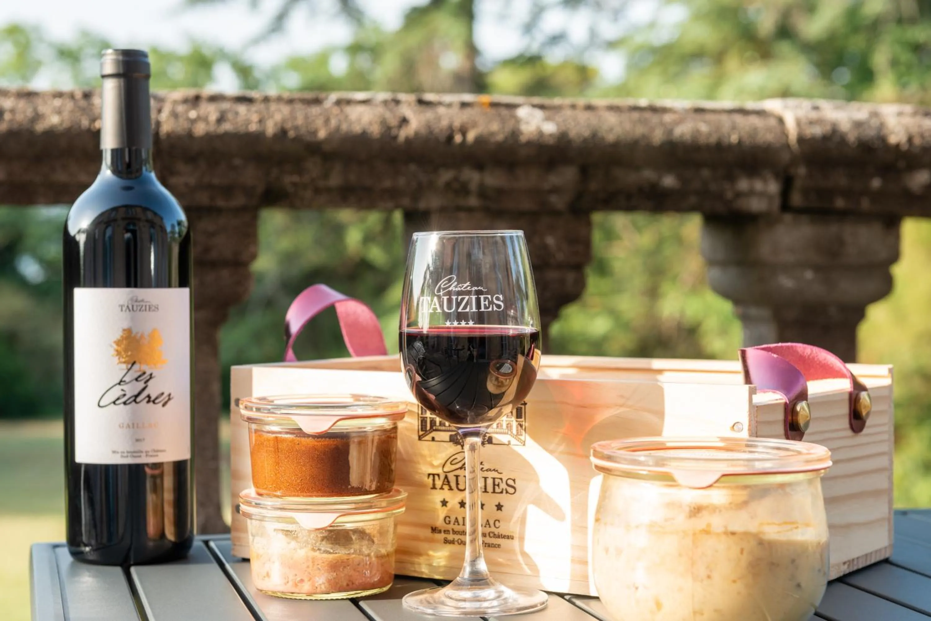 Meals in Château de Tauzies, The Originals Relais