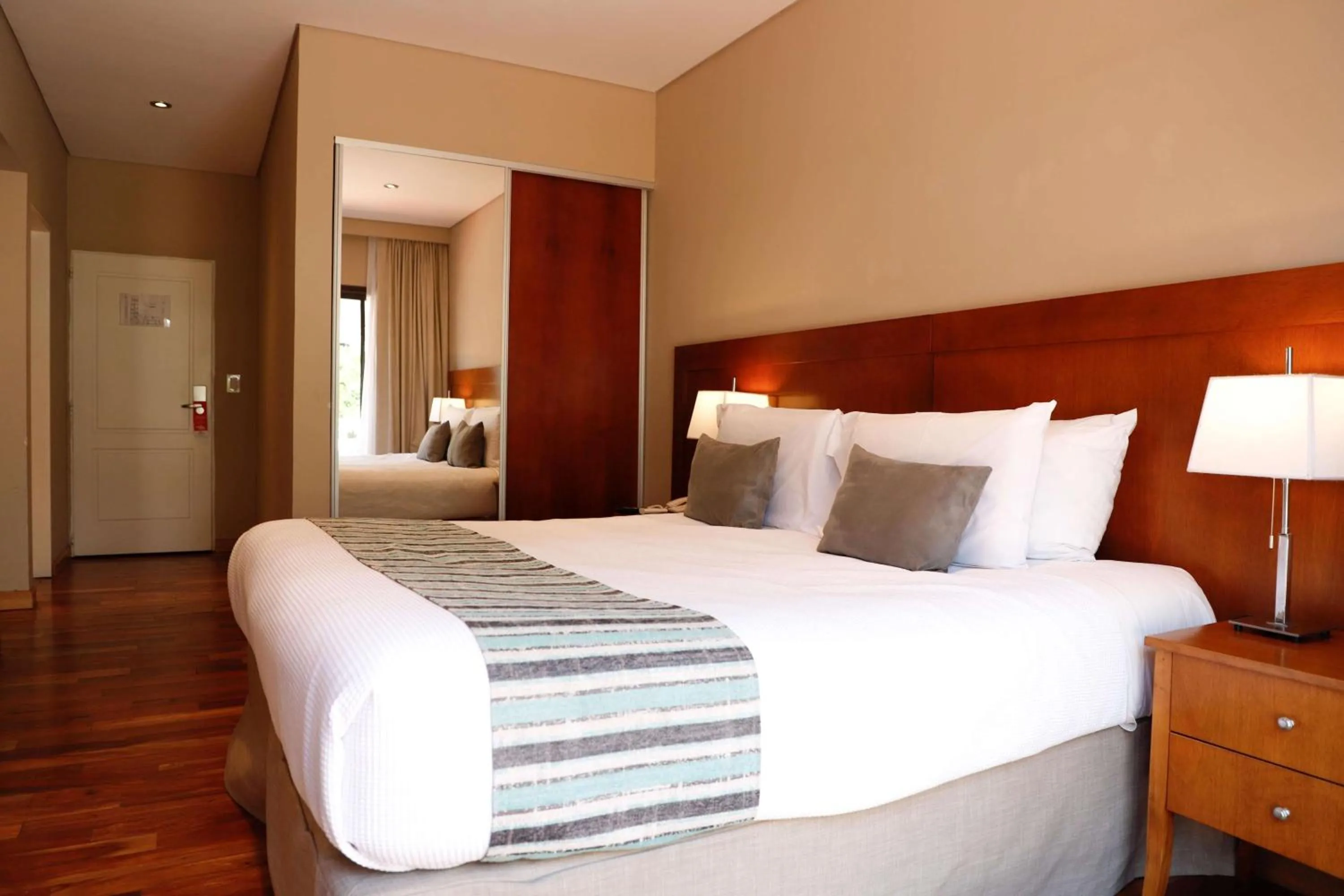 Photo of the whole room, Bed in Howard Johnson Resort & Spa Escobar