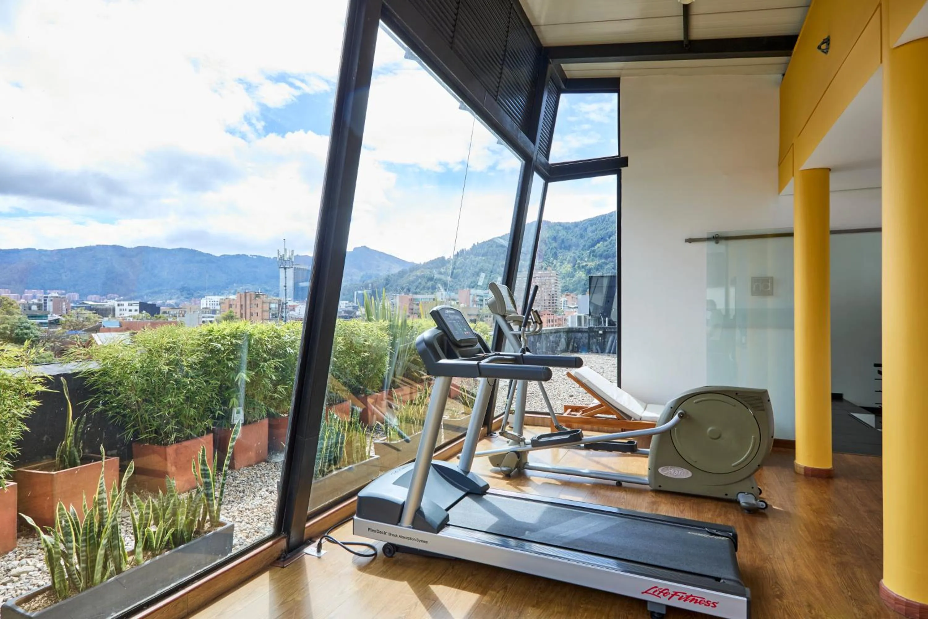 Fitness centre/facilities in Hotel bh Parque 93