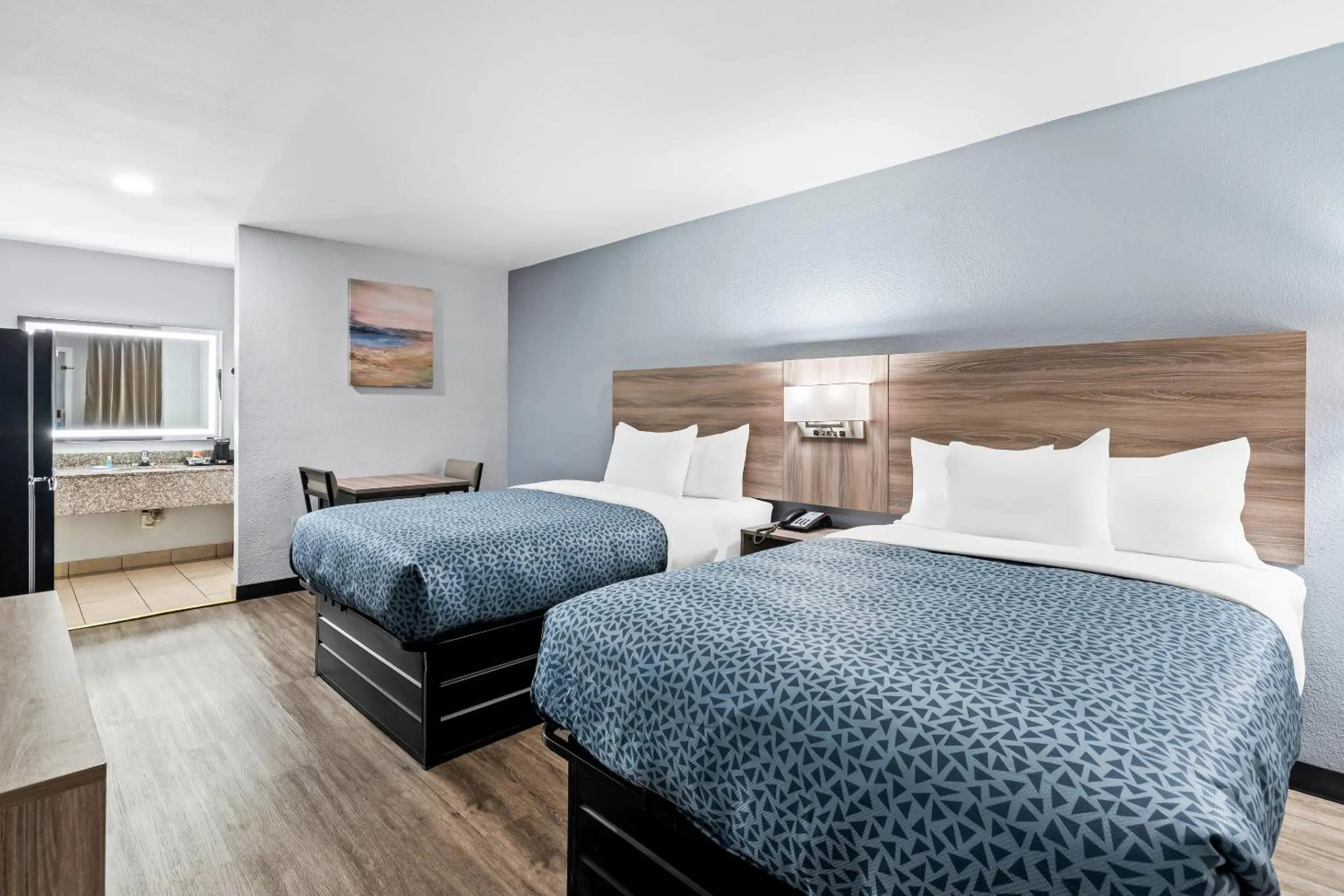 Bed in Suburban Studios Harvey - New Orleans