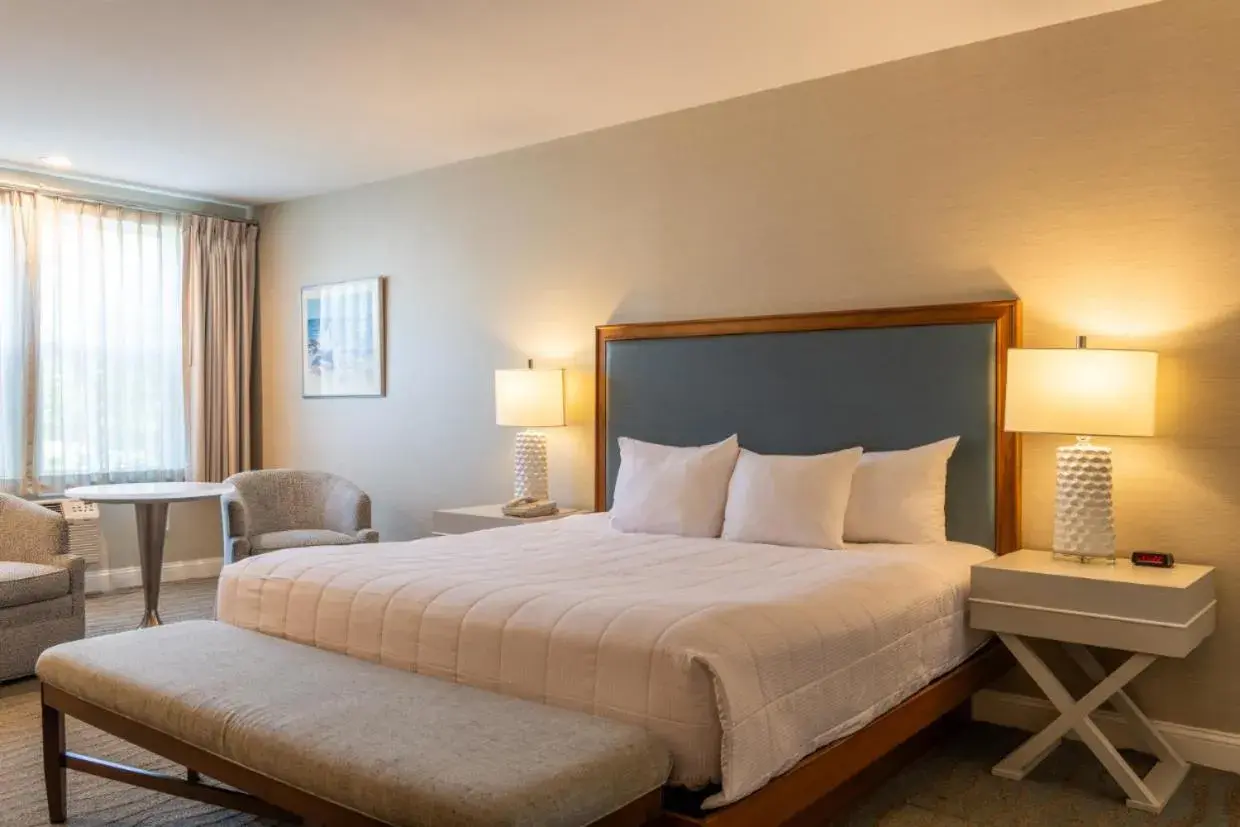 King Room - Non Ocean View in Anchorage by the Sea King Room - Non Ocean View in Anchorage by the Sea